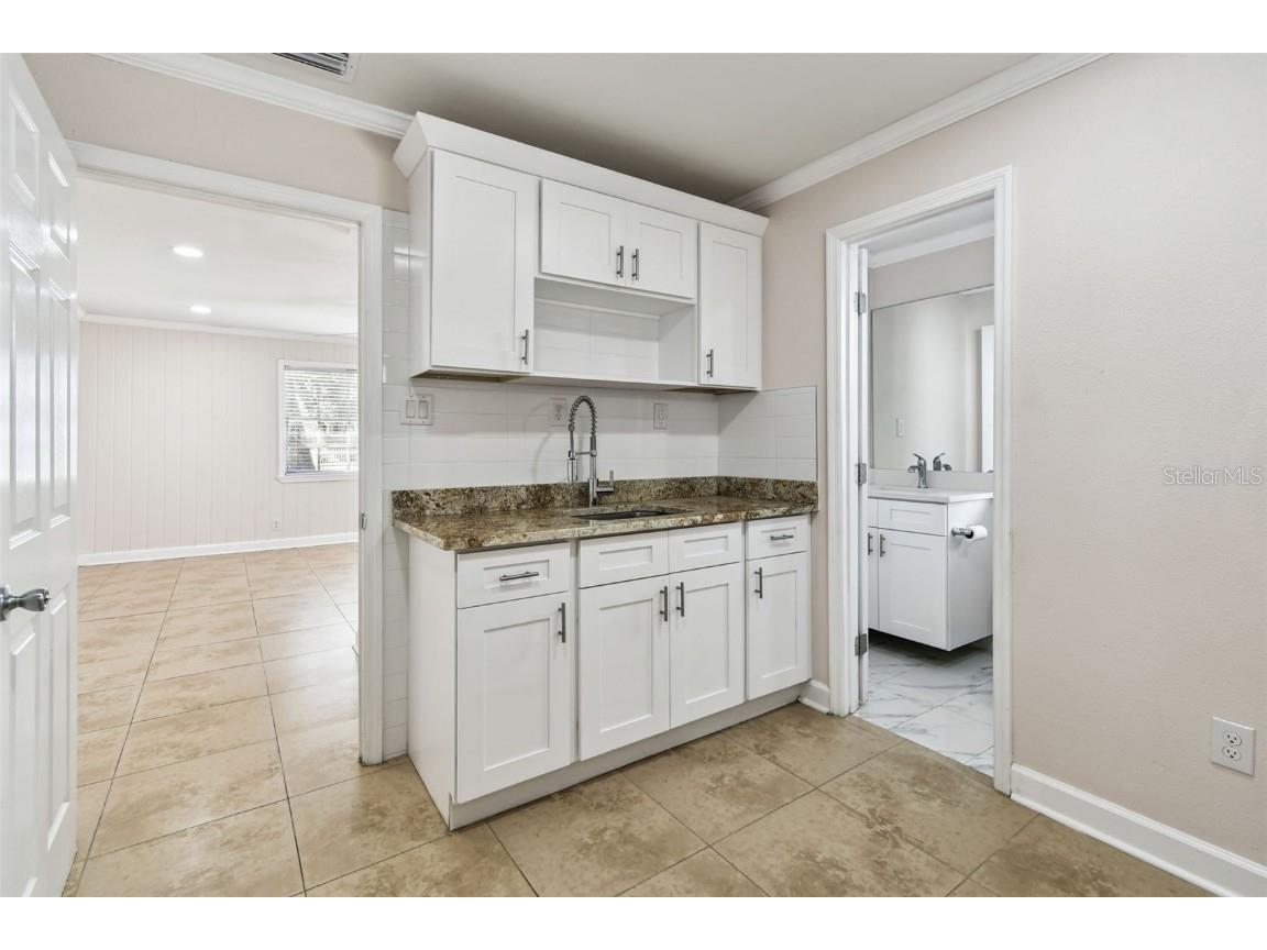 6817 N Sterling Avenue Tampa FL 33614 TB8454016 image13