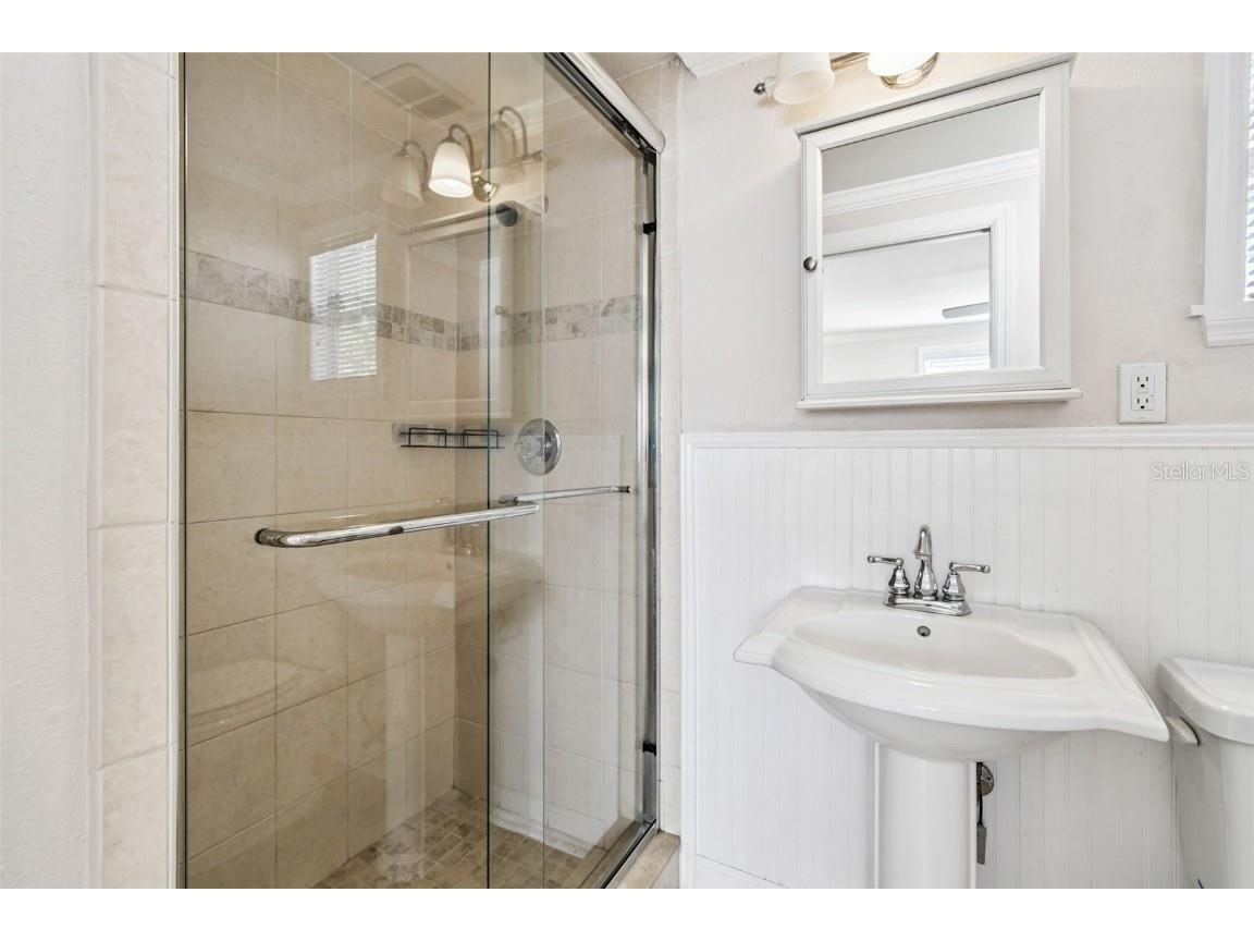 6817 N Sterling Avenue Tampa FL 33614 TB8454016 image23