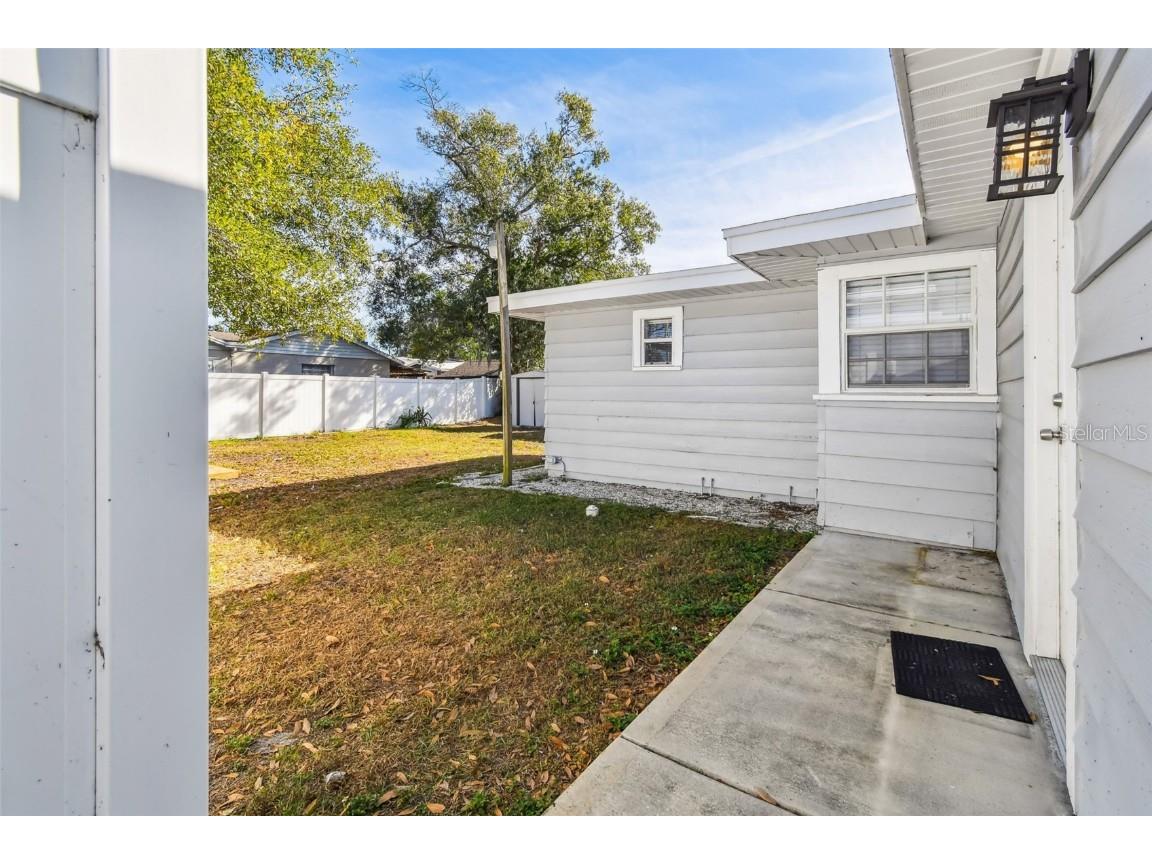 6817 N Sterling Avenue Tampa FL 33614 TB8454016 image28