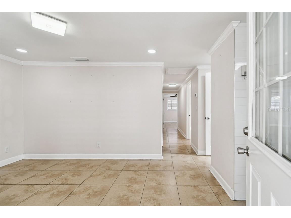 6817 N Sterling Avenue Tampa FL 33614 TB8454016 image3