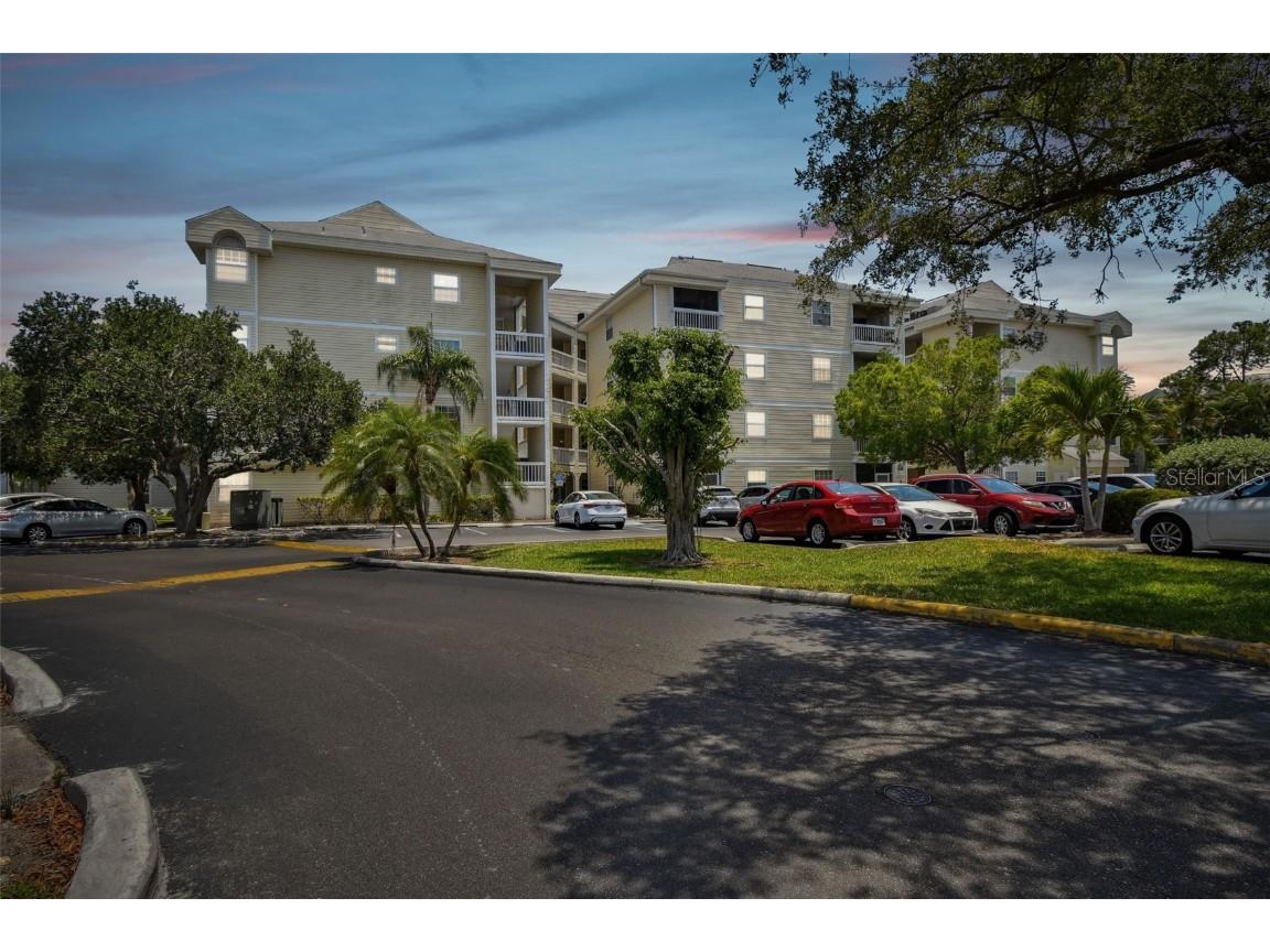 6817 Stones Throw Circle N #17203 Saint Petersburg FL 33710 T3449039 image1