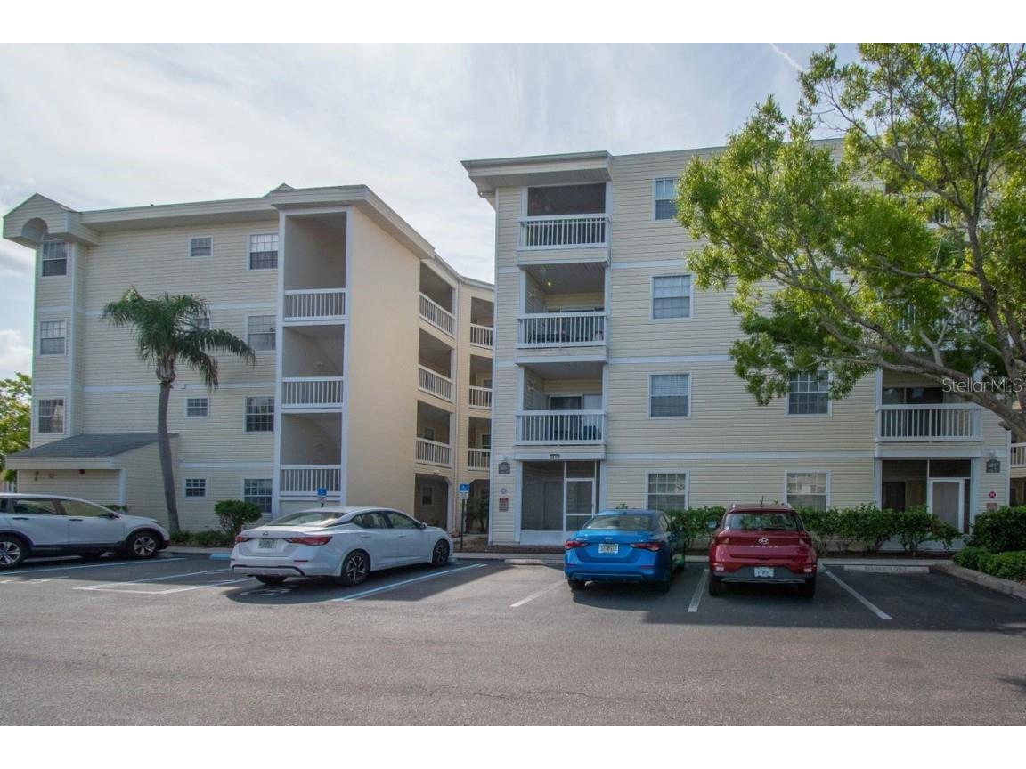 6817 Stones Throw Circle N #17203 Saint Petersburg FL 33710 TB8390403 image1