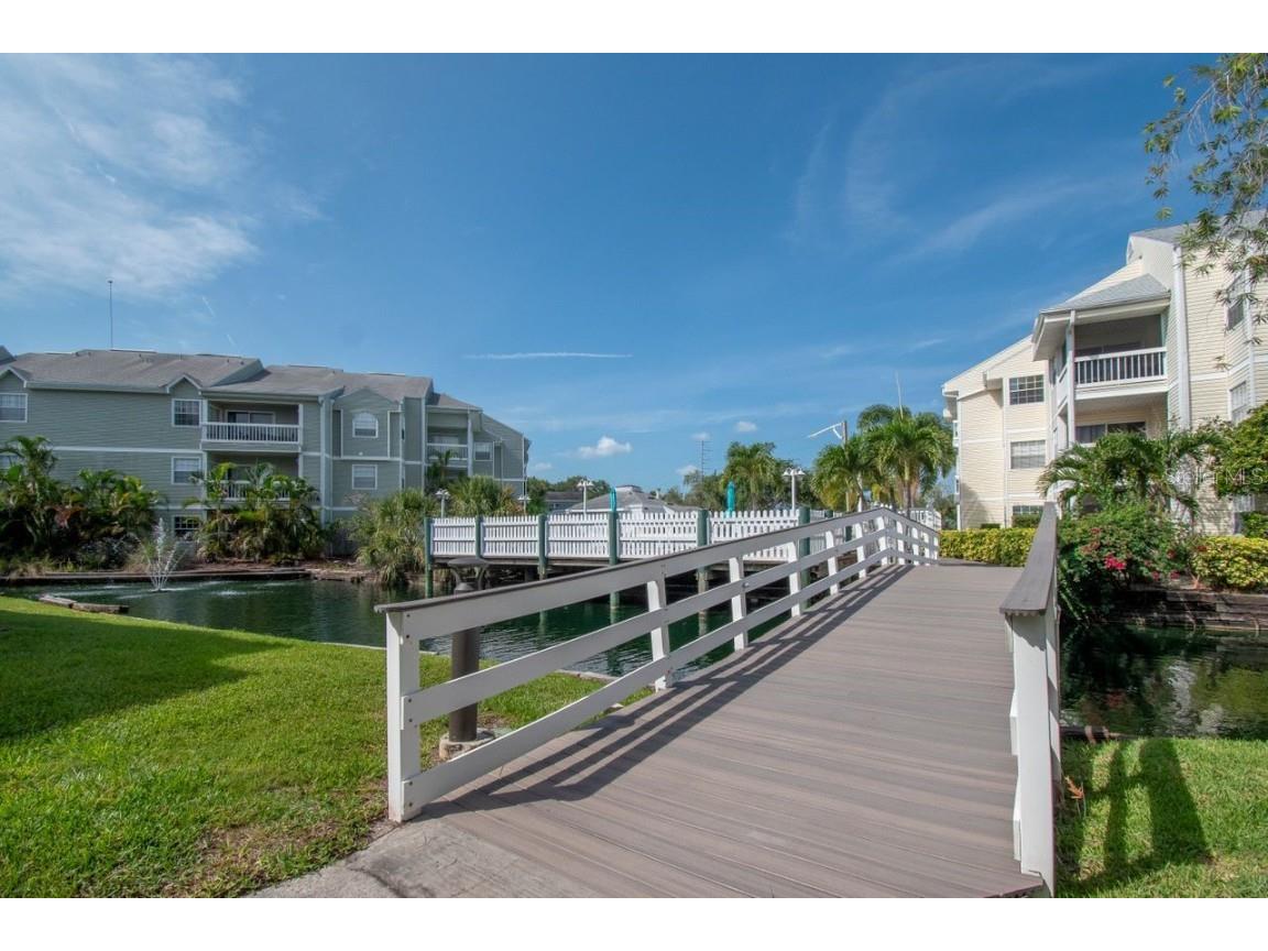 6817 Stones Throw Circle N #17203 Saint Petersburg FL 33710 TB8390403 image46