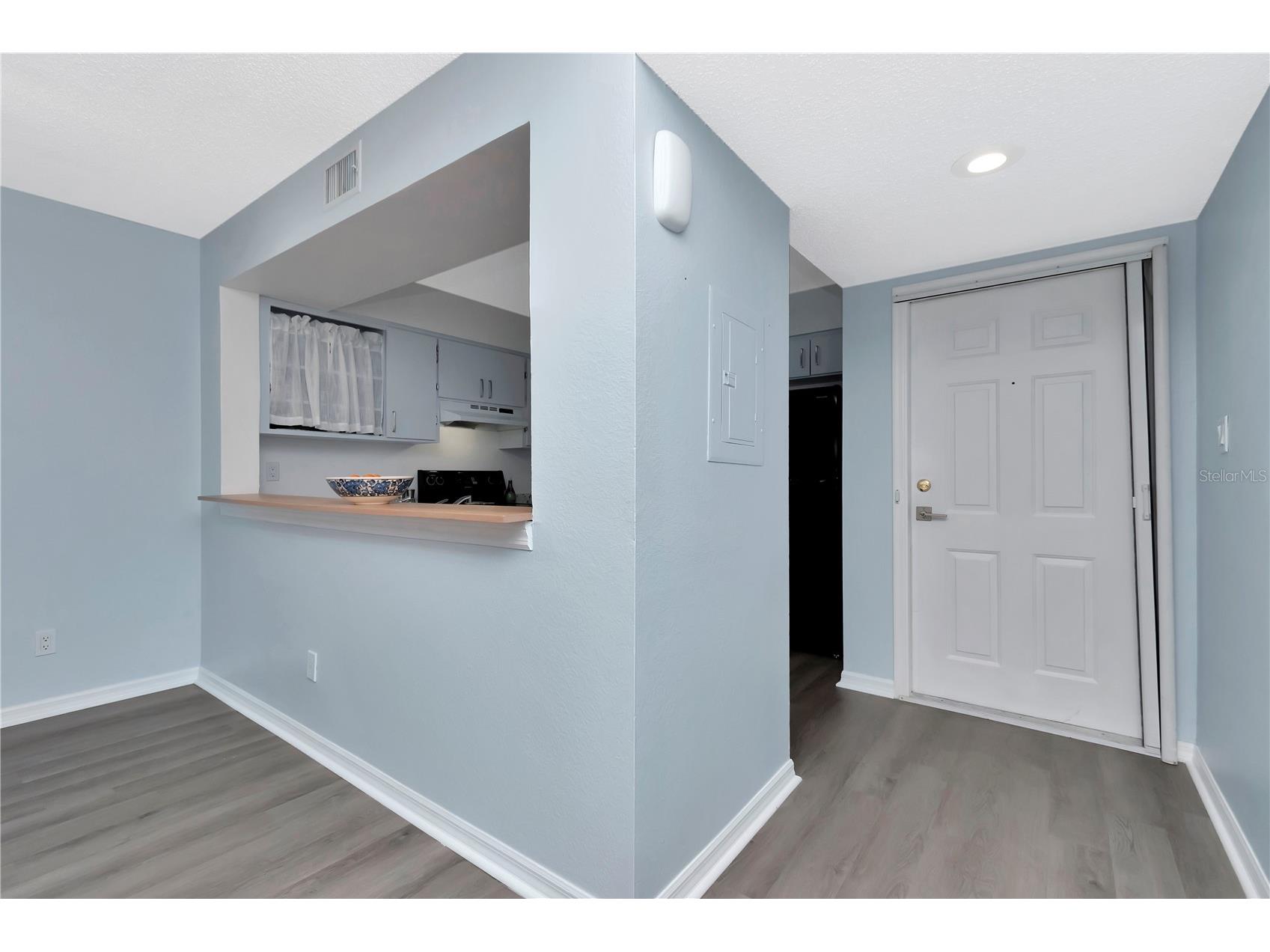 6817 Stones Throw Circle N #17203 Saint Petersburg FL 33710 TB8502620 image2