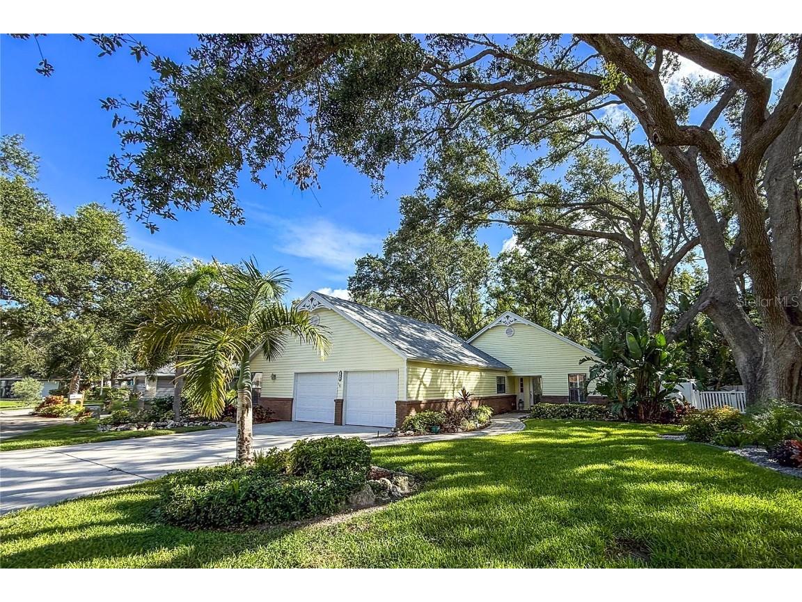 6818 Arbor Oaks Circle Bradenton FL 34209 A4658379 image1