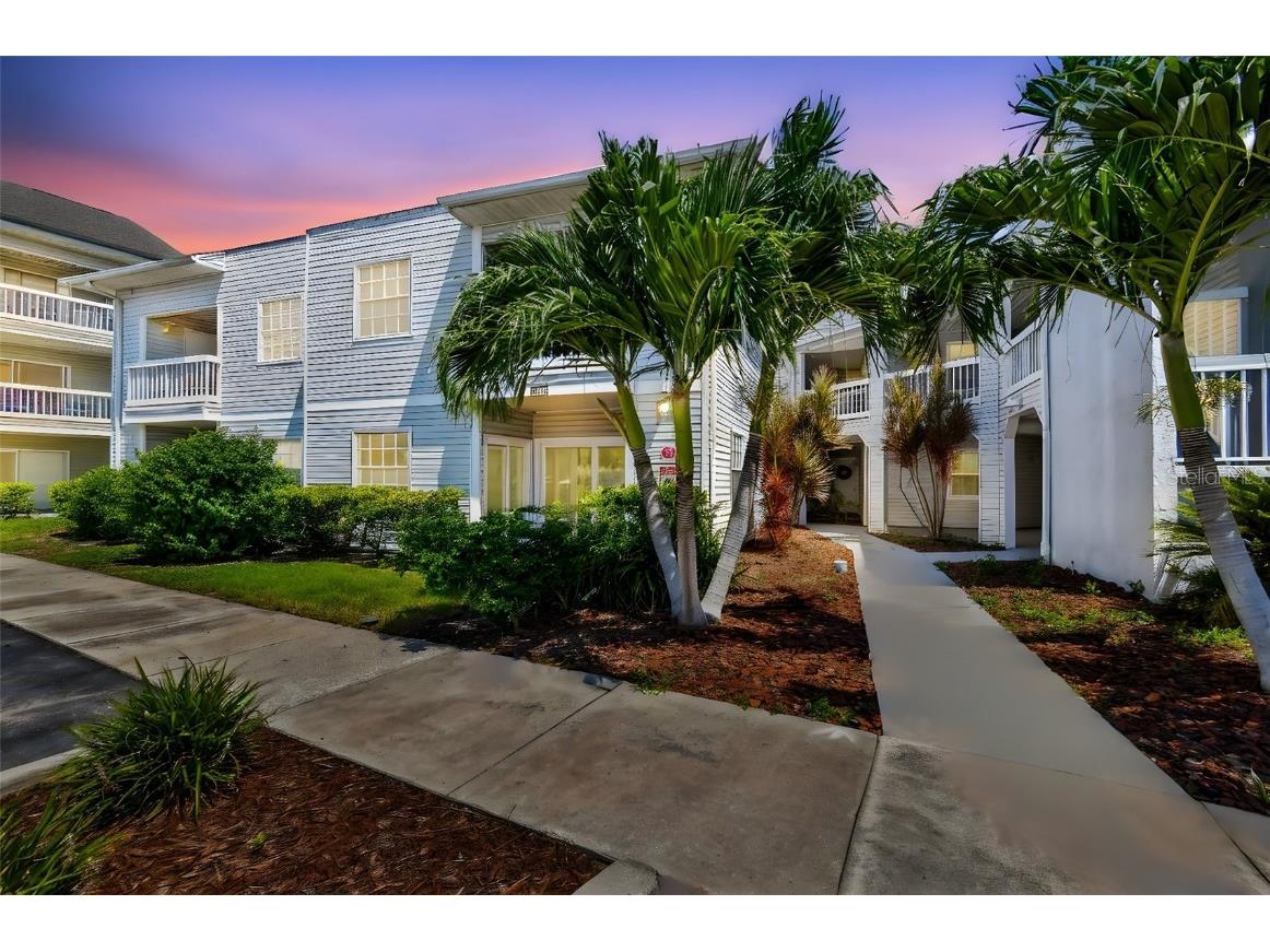 6818 Stones Throw Circle N #12106 Saint Petersburg FL 33710 TB8410333 image1