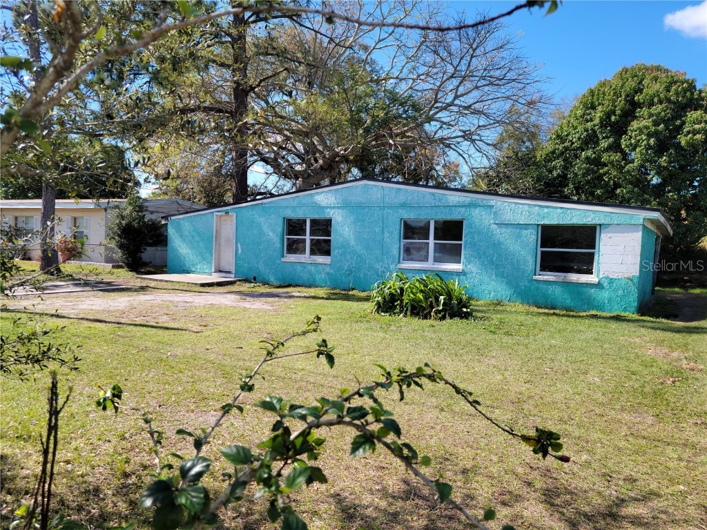 682 Walkup Drive Orlando FL 32808 O6183977 image1