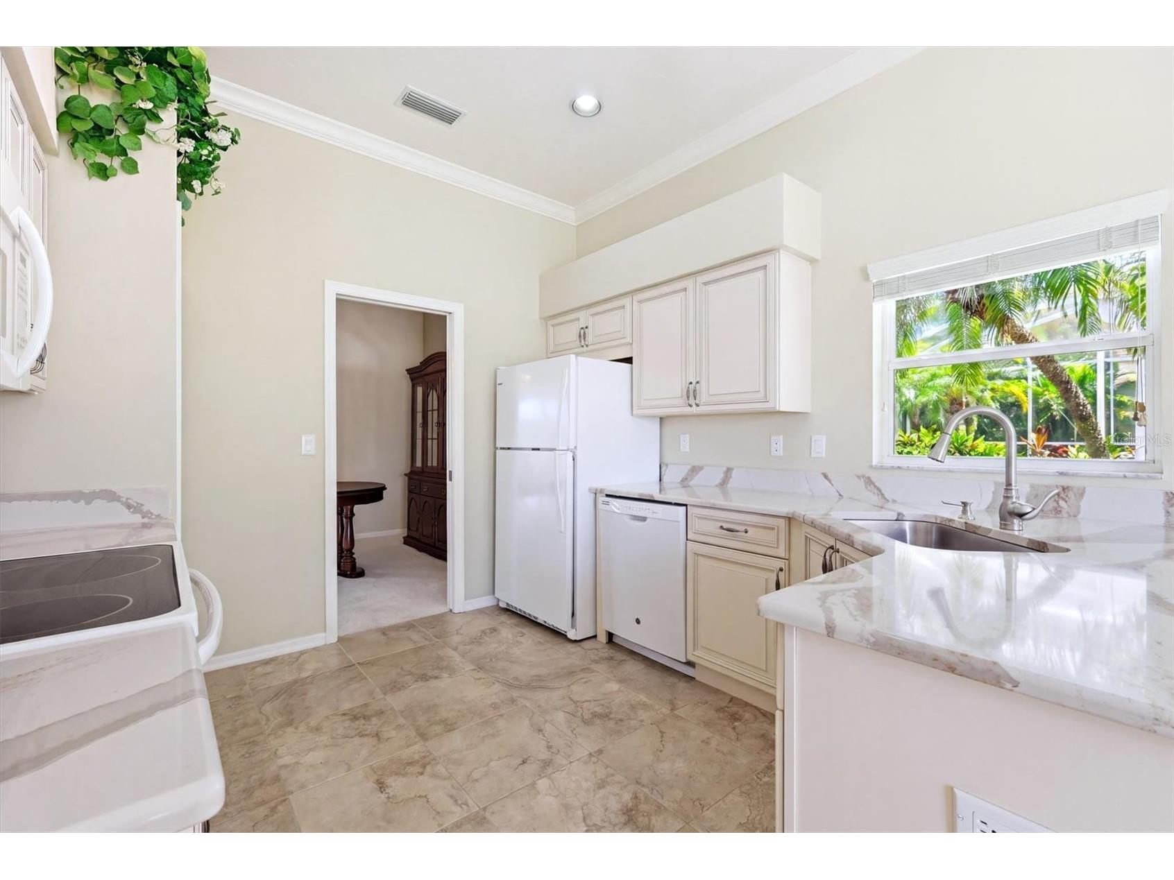 6820 Avenida Marbella Sarasota FL 34238 - POND A4690139 image15