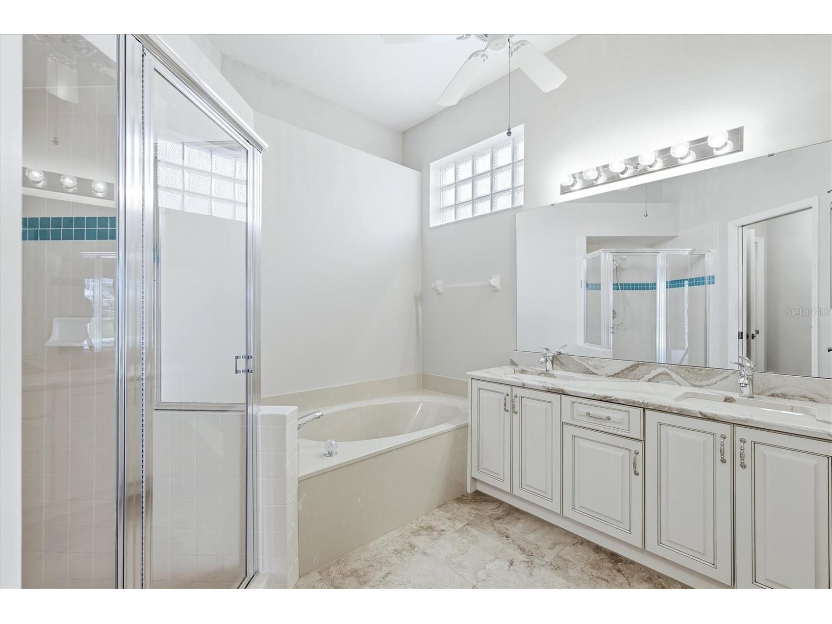 6820 Avenida Marbella Sarasota FL 34238 - POND A4690139 image21
