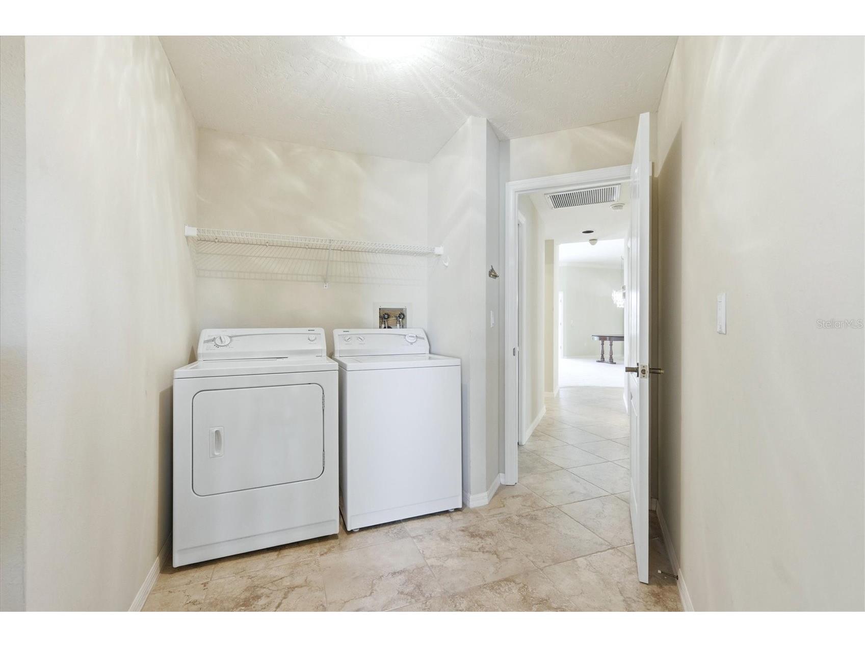6820 Avenida Marbella Sarasota FL 34238 - POND A4690139 image24
