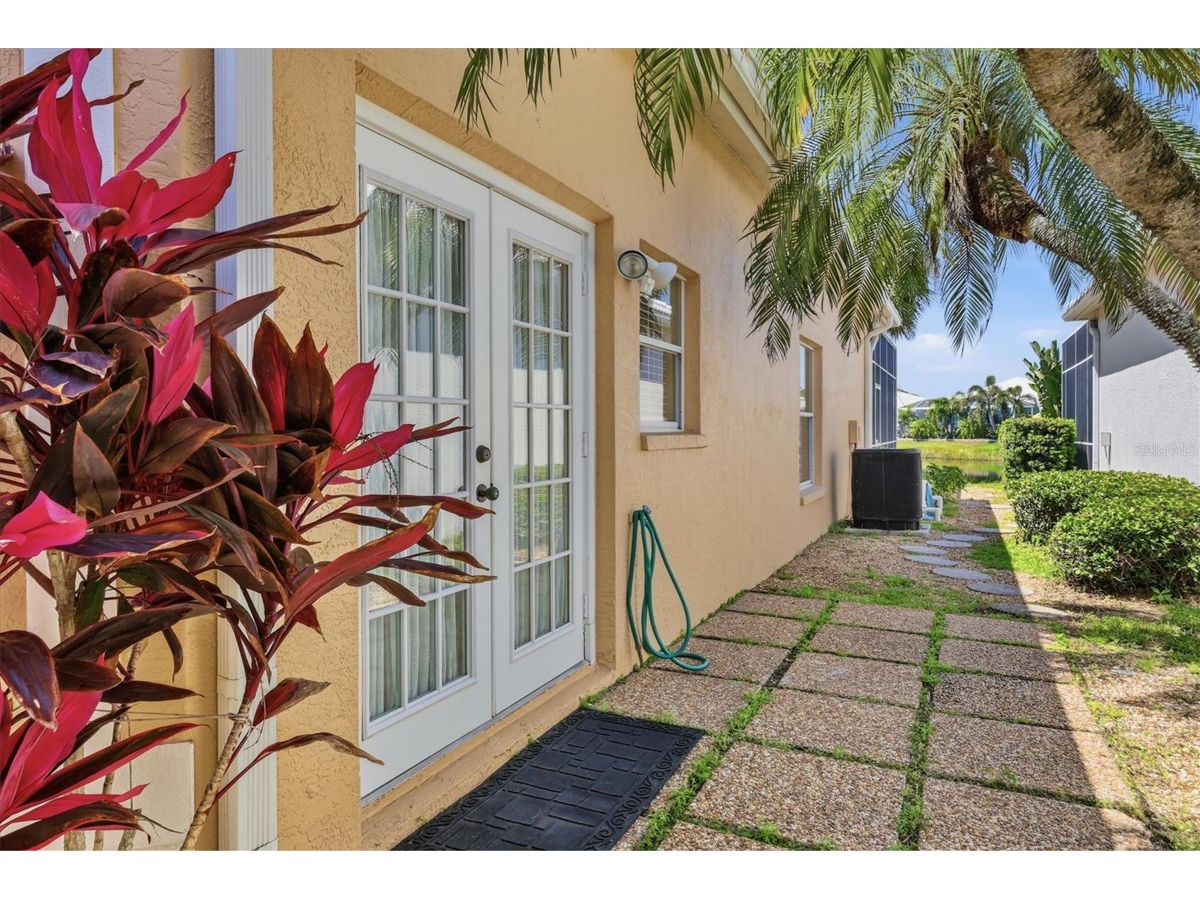 6820 Avenida Marbella Sarasota FL 34238 - POND A4690139 image35
