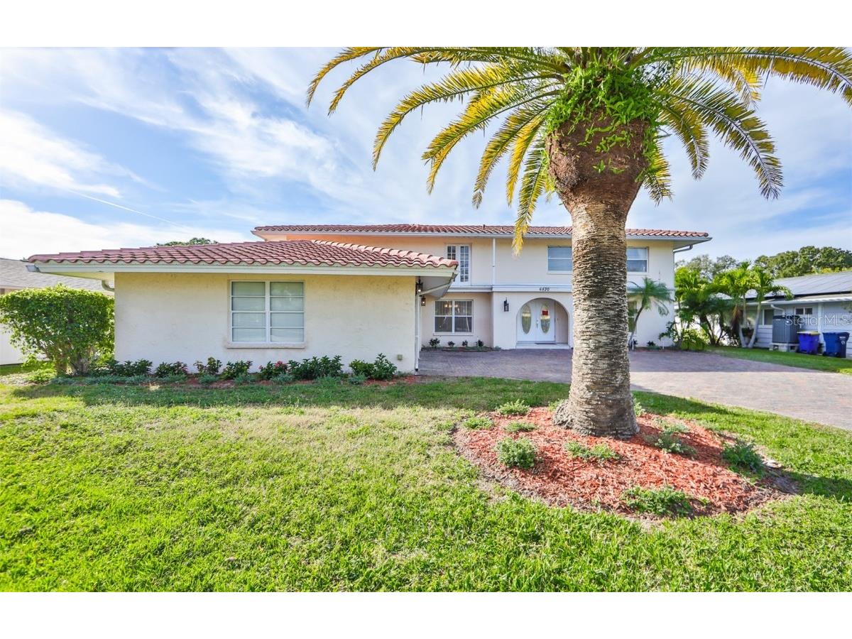 6820 Burning Tree Drive, Largo, FL, 33777 MLS U8145678 Edina Realty