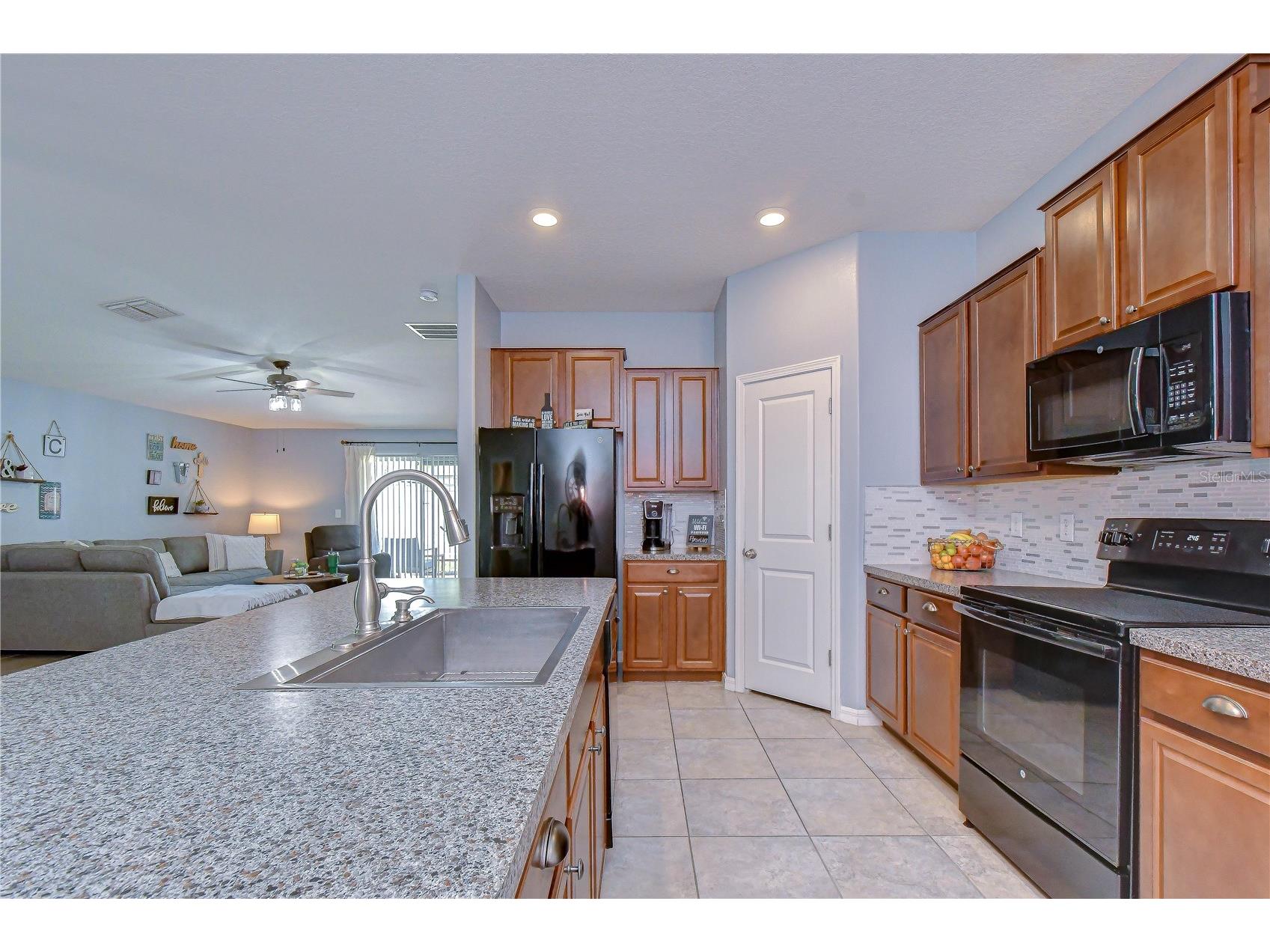 6820 Hazelnut Spice Drive Ruskin FL 33573 TB8511341 image14