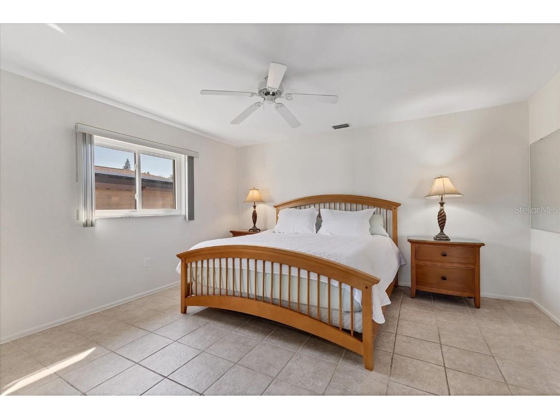 6824 Roxbury Drive Sarasota FL 34231 A4669517 image15