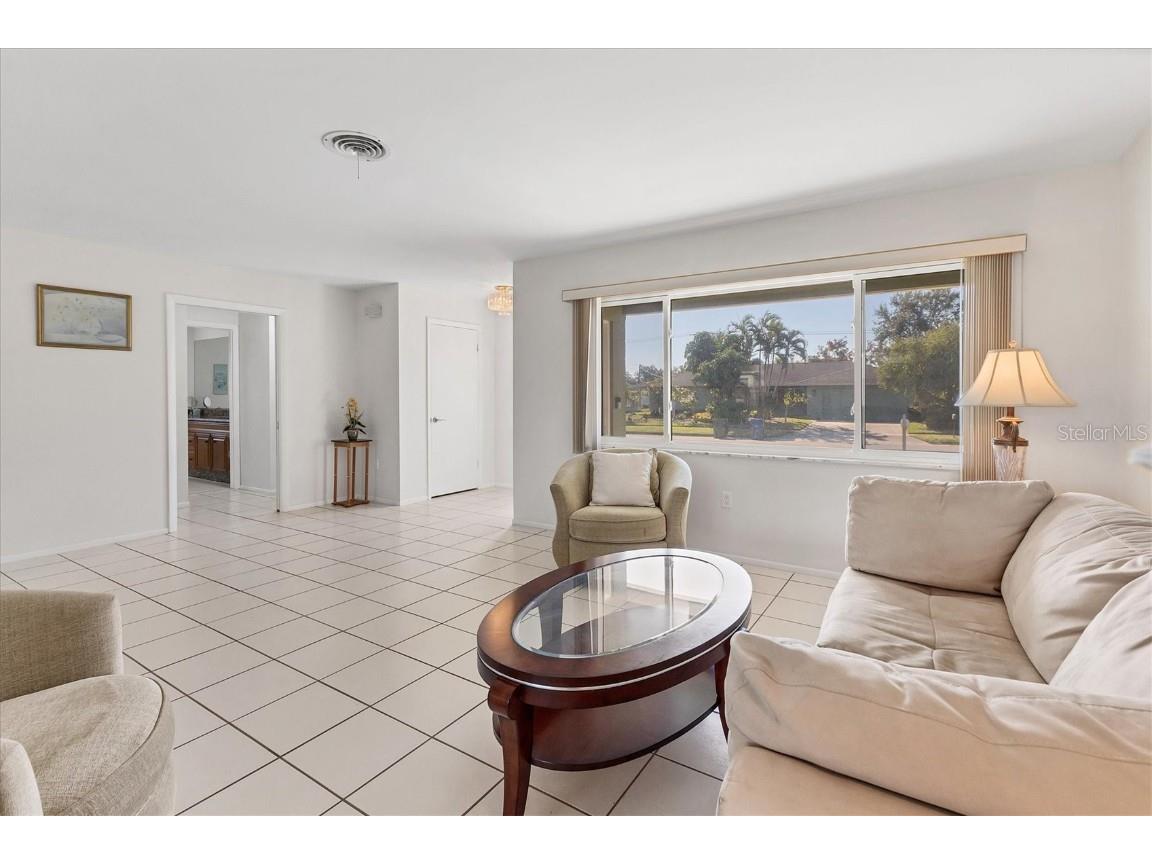 6824 Roxbury Drive Sarasota FL 34231 A4669517 image4