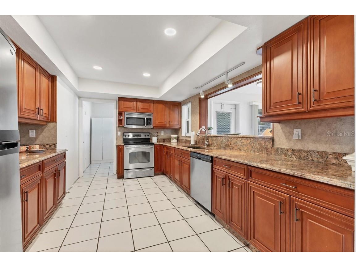 6824 Roxbury Drive Sarasota FL 34231 A4669517 image6