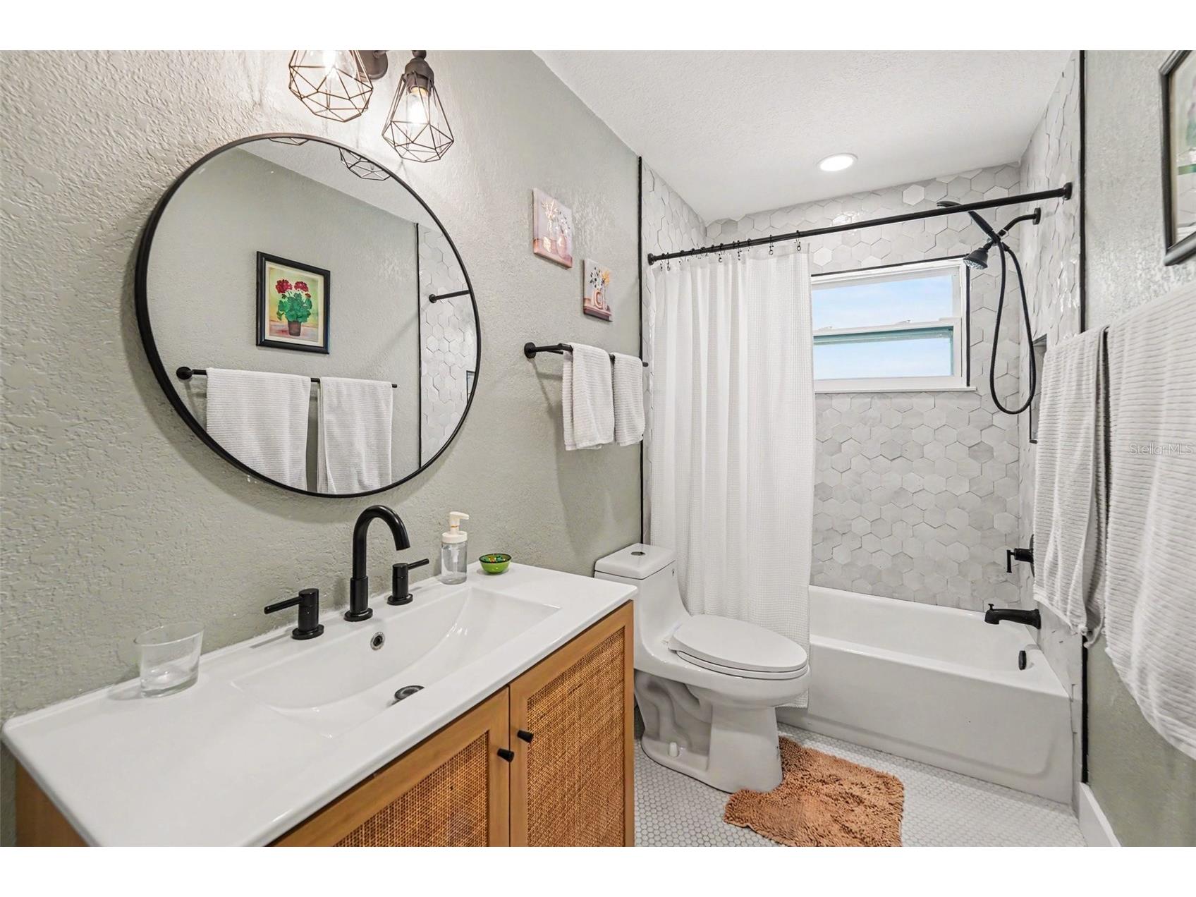6825 11th Avenue N Saint Petersburg FL 33710 TB8517519 image22
