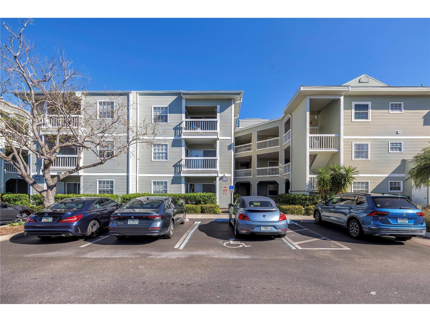 6826 Stones Throw Circle N #11108 Saint Petersburg FL 33710 TB8518293 image1