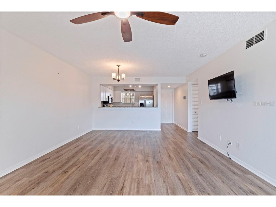 6826 Stones Throw Circle N #11201 Saint Petersburg FL 33710 TB8451992 image10