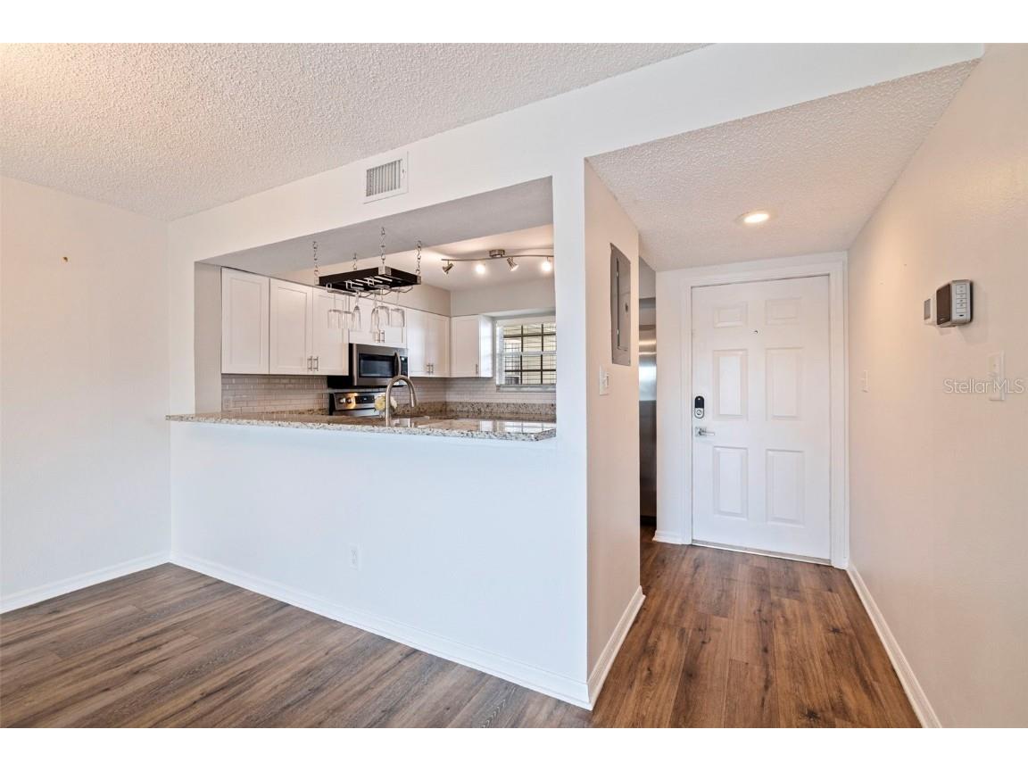 6826 Stones Throw Circle N #11201 Saint Petersburg FL 33710 TB8451992 image11