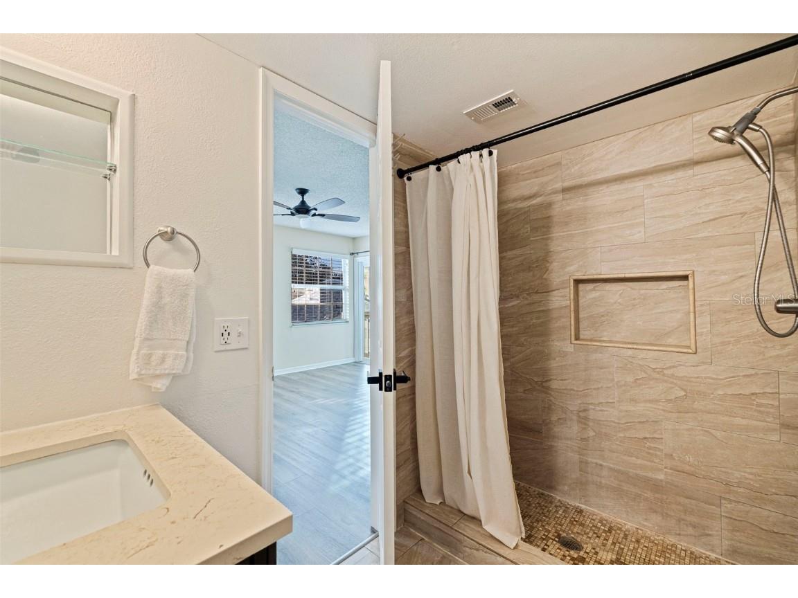 6826 Stones Throw Circle N #11201 Saint Petersburg FL 33710 TB8451992 image16