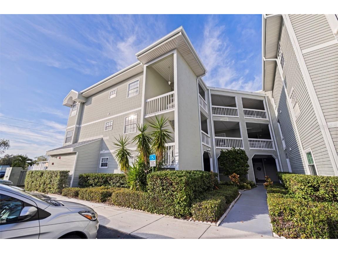 6826 Stones Throw Circle N #11201 Saint Petersburg FL 33710 TB8451992 image2