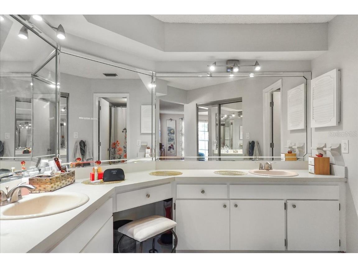 6826 Stones Throw Circle N #11206 Saint Petersburg FL 33710 TB8441751 image15