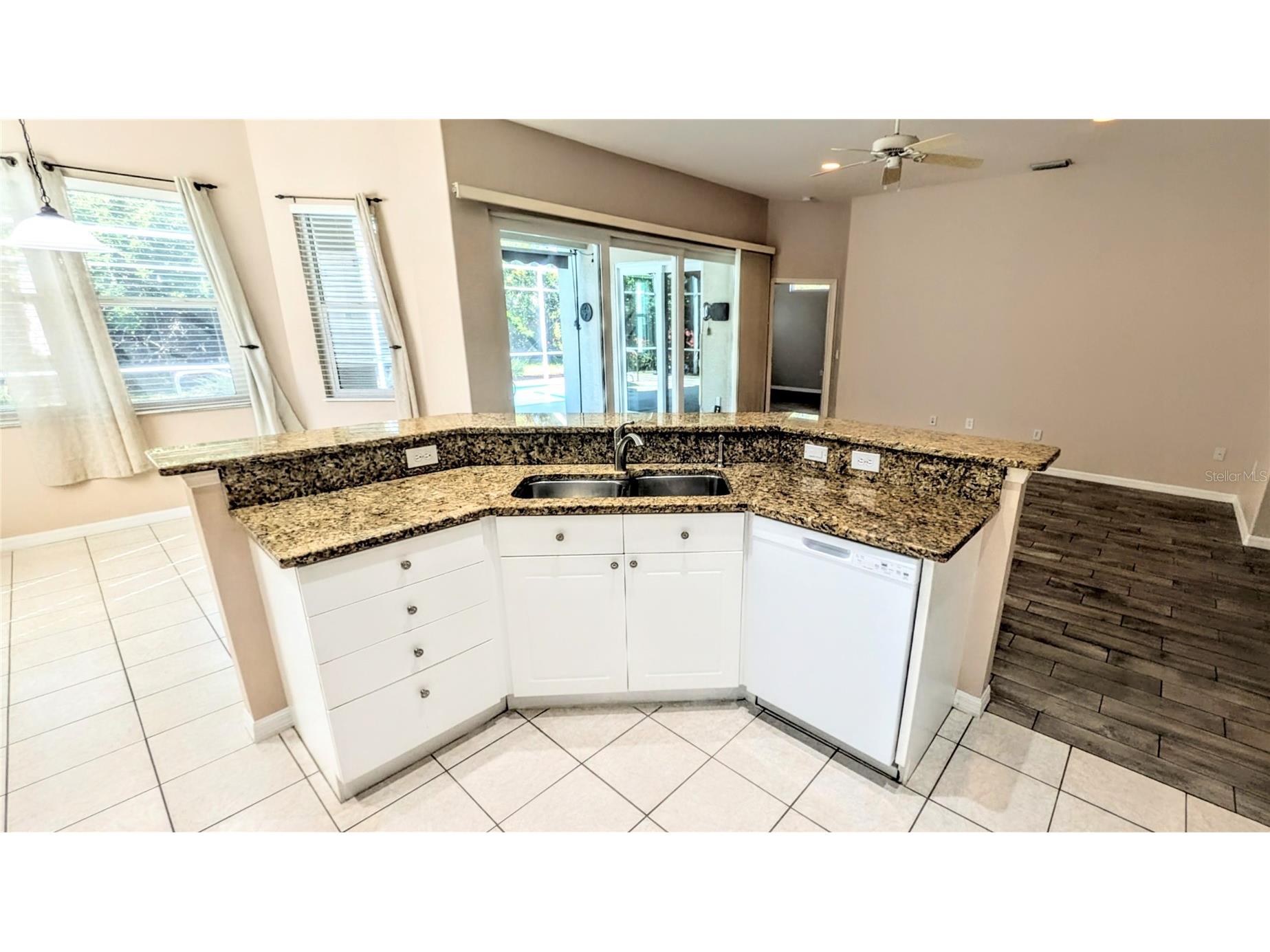 6826 Winslow Street Sarasota FL 34243 A4674903 image10