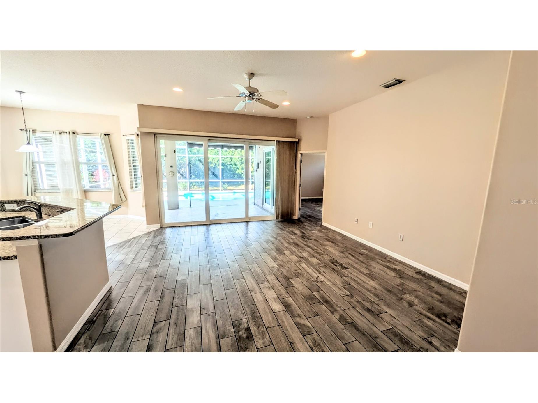 6826 Winslow Street Sarasota FL 34243 A4674903 image4