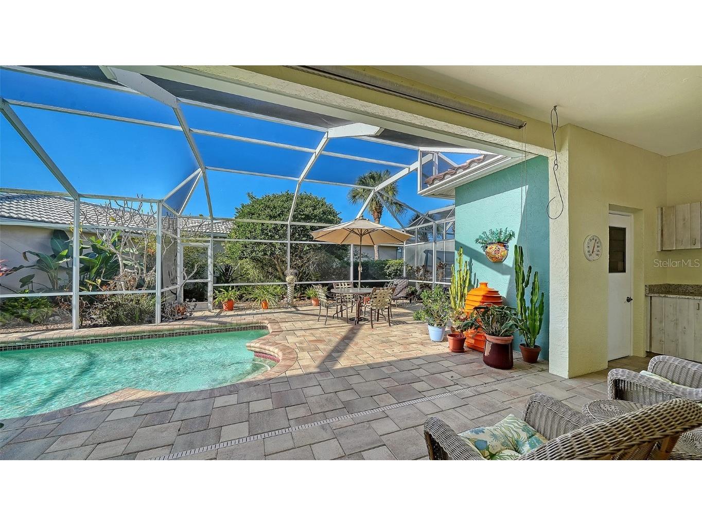 6828 Avenida Marbella Sarasota FL 34238 A4673438 image11