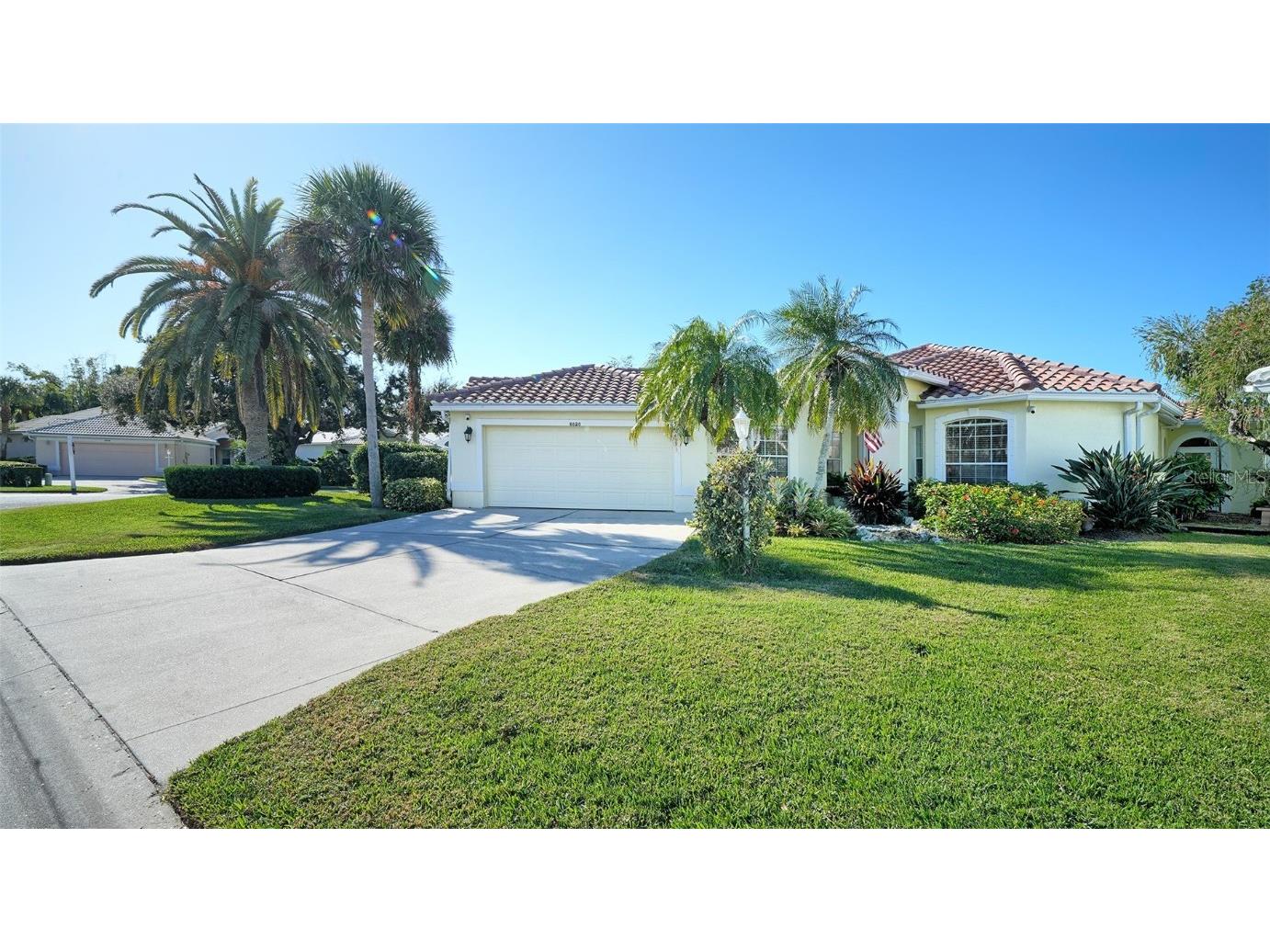 6828 Avenida Marbella Sarasota FL 34238 A4673438 image2