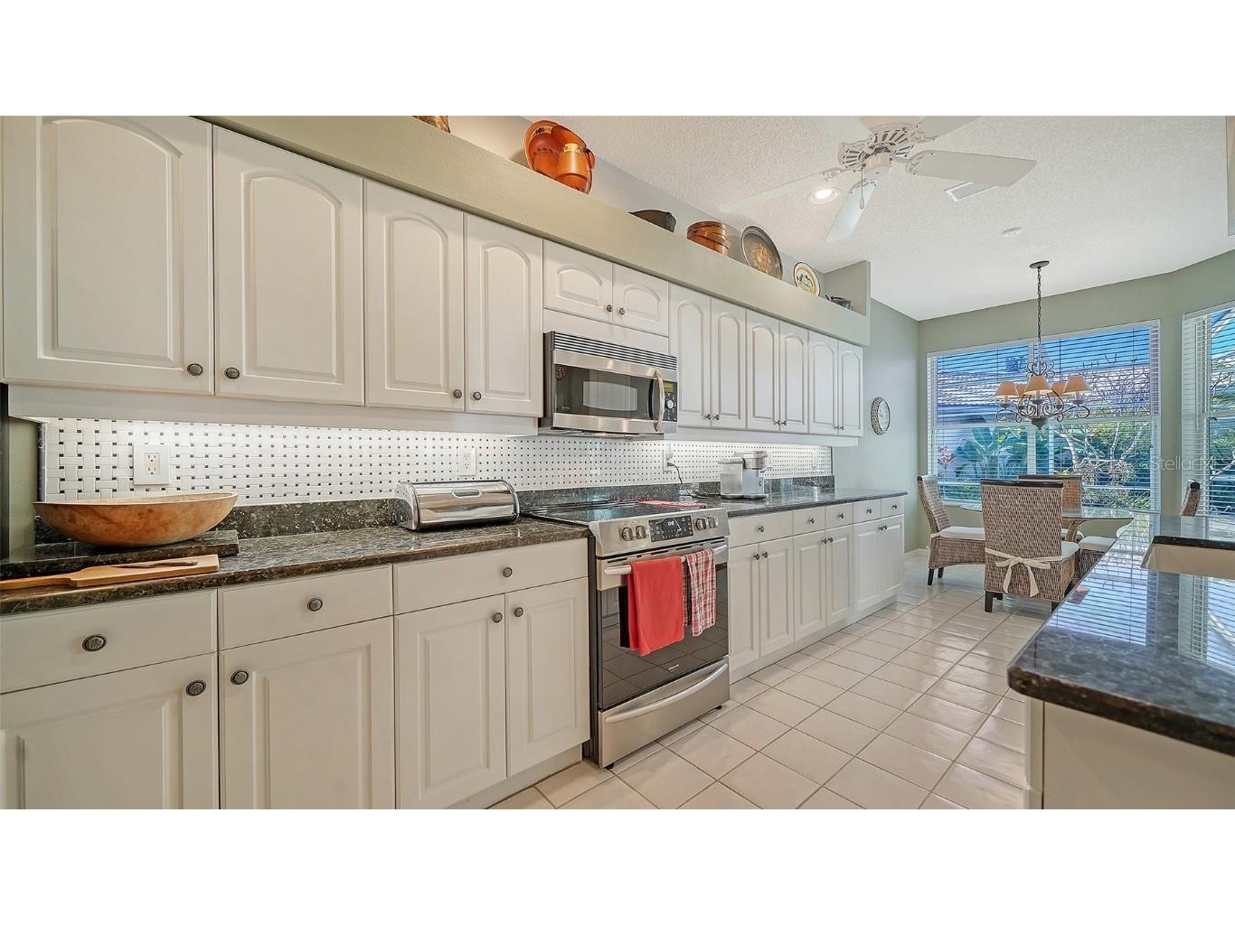 6828 Avenida Marbella Sarasota FL 34238 A4673438 image21