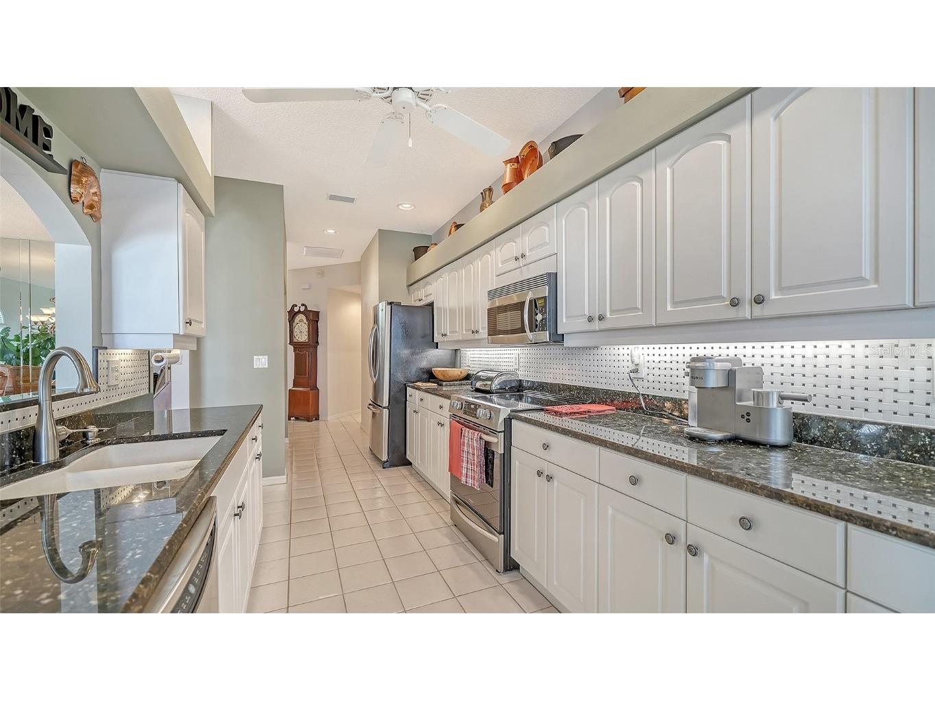 6828 Avenida Marbella Sarasota FL 34238 A4673438 image25