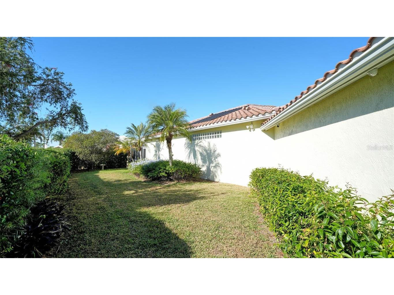 6828 Avenida Marbella Sarasota FL 34238 A4673438 image46