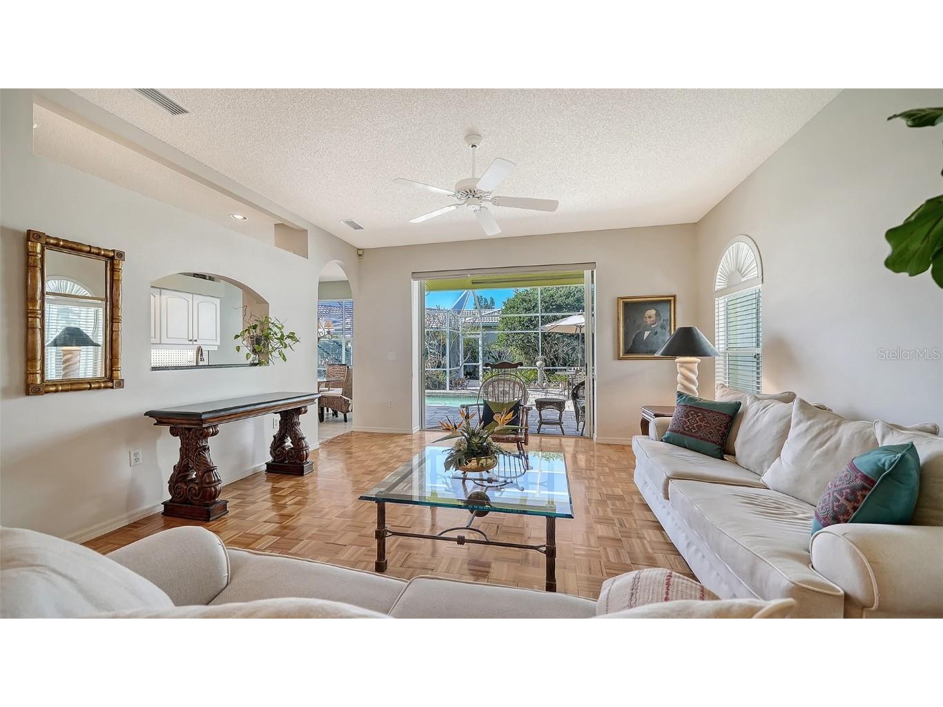 6828 Avenida Marbella Sarasota FL 34238 A4673438 image8