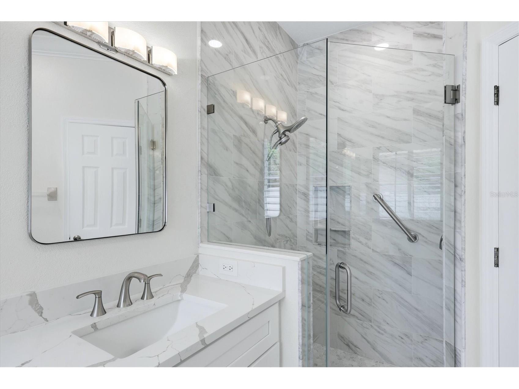 6828 Bay Hill Drive Bradenton FL 34202 A4696320 image23