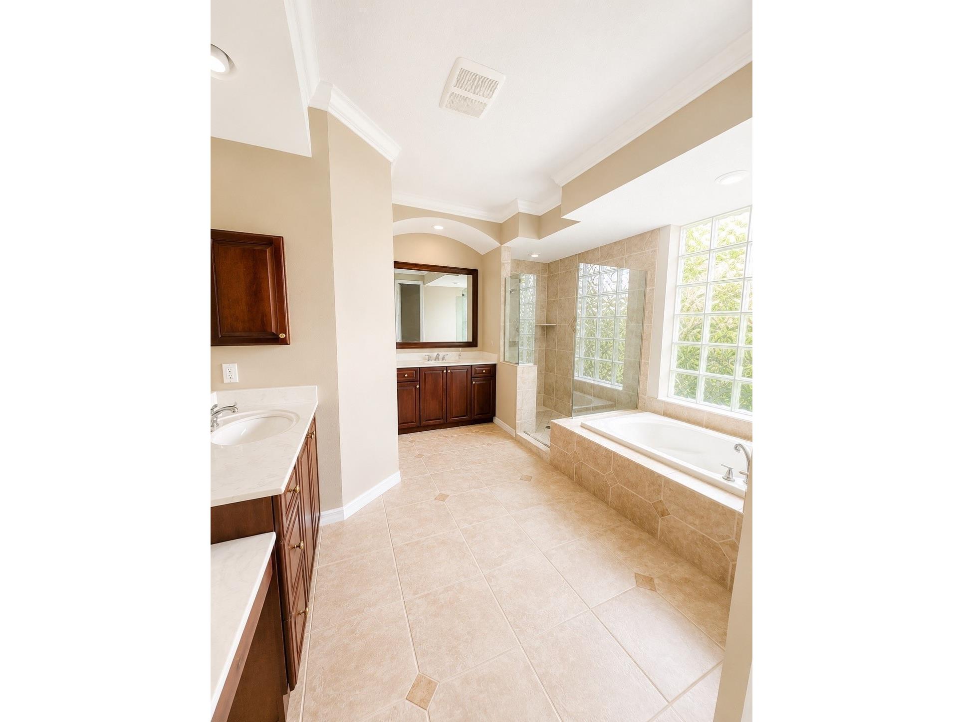6828 Honeysuckle Trail Lakewood Ranch FL 34202 A4676392 image15