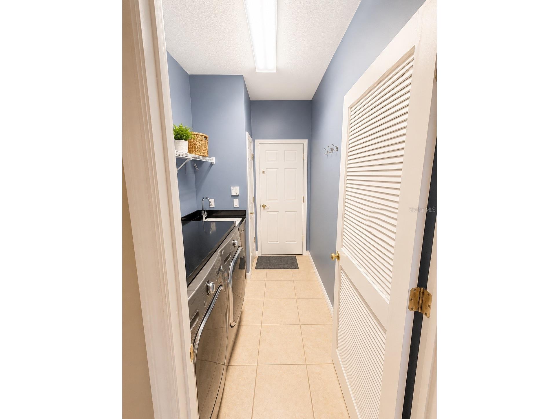 6828 Honeysuckle Trail Lakewood Ranch FL 34202 A4676392 image23