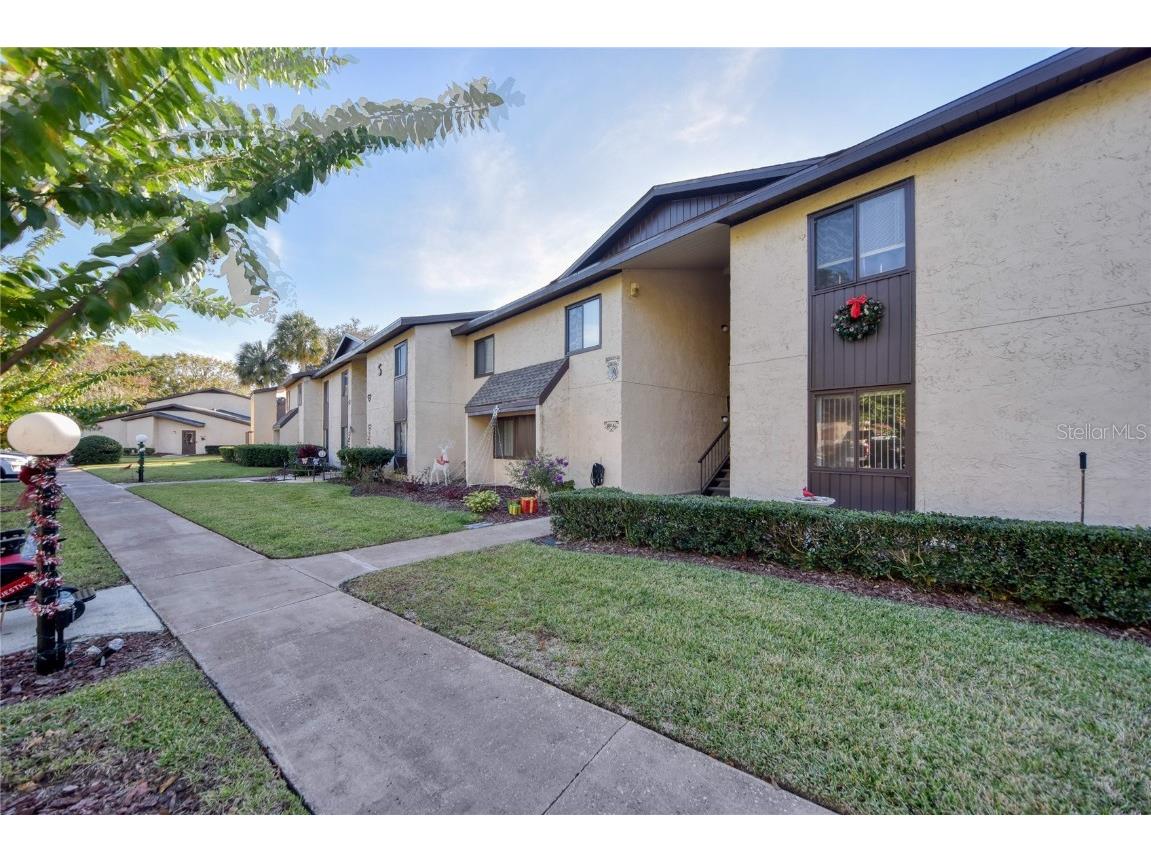 683 Midway Drive #UNIT A Ocala FL 34472 - LAKE SPARKLE OM691937 image1