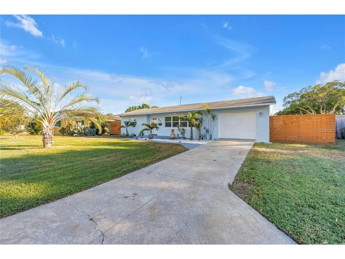 6830 35th Avenue N Saint Petersburg FL 33710 TB8442851 image1