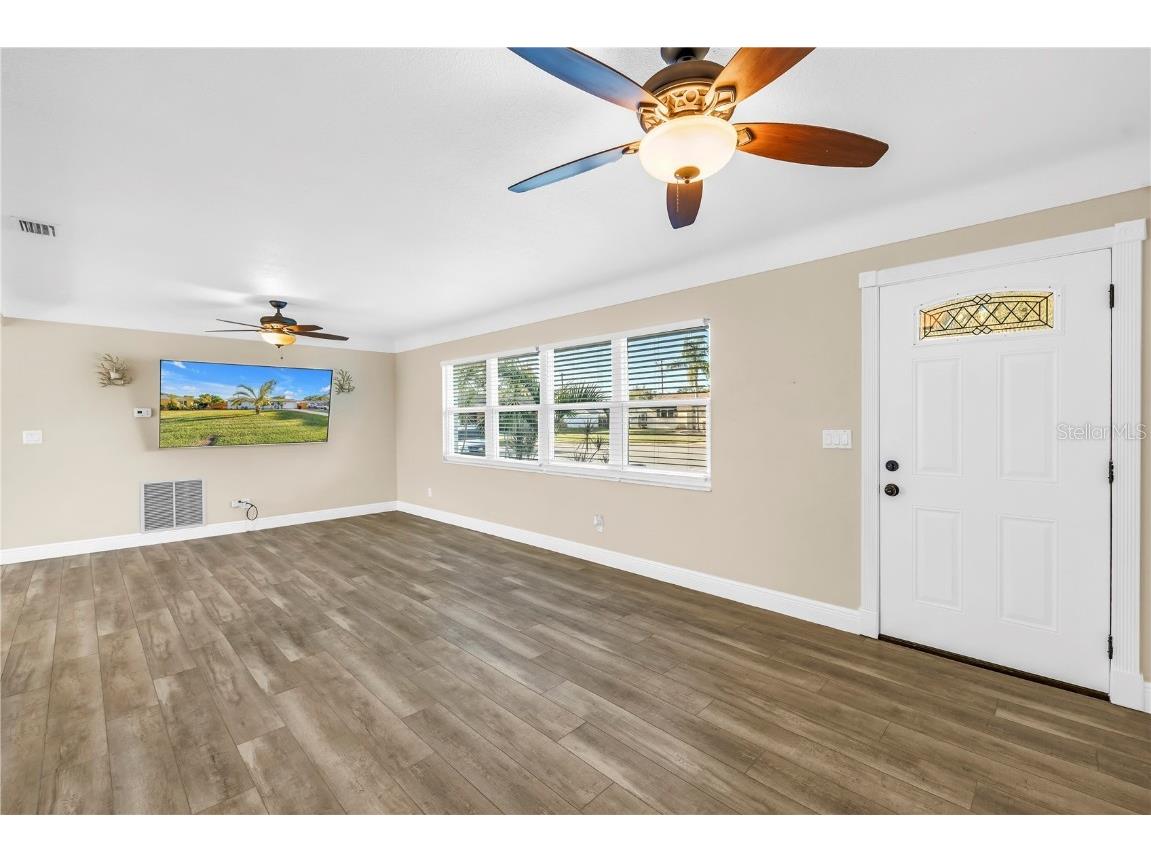 6830 35th Avenue N Saint Petersburg FL 33710 TB8442851 image11