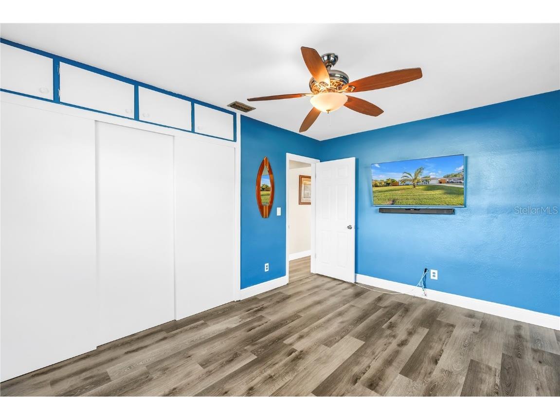 6830 35th Avenue N Saint Petersburg FL 33710 TB8442851 image6