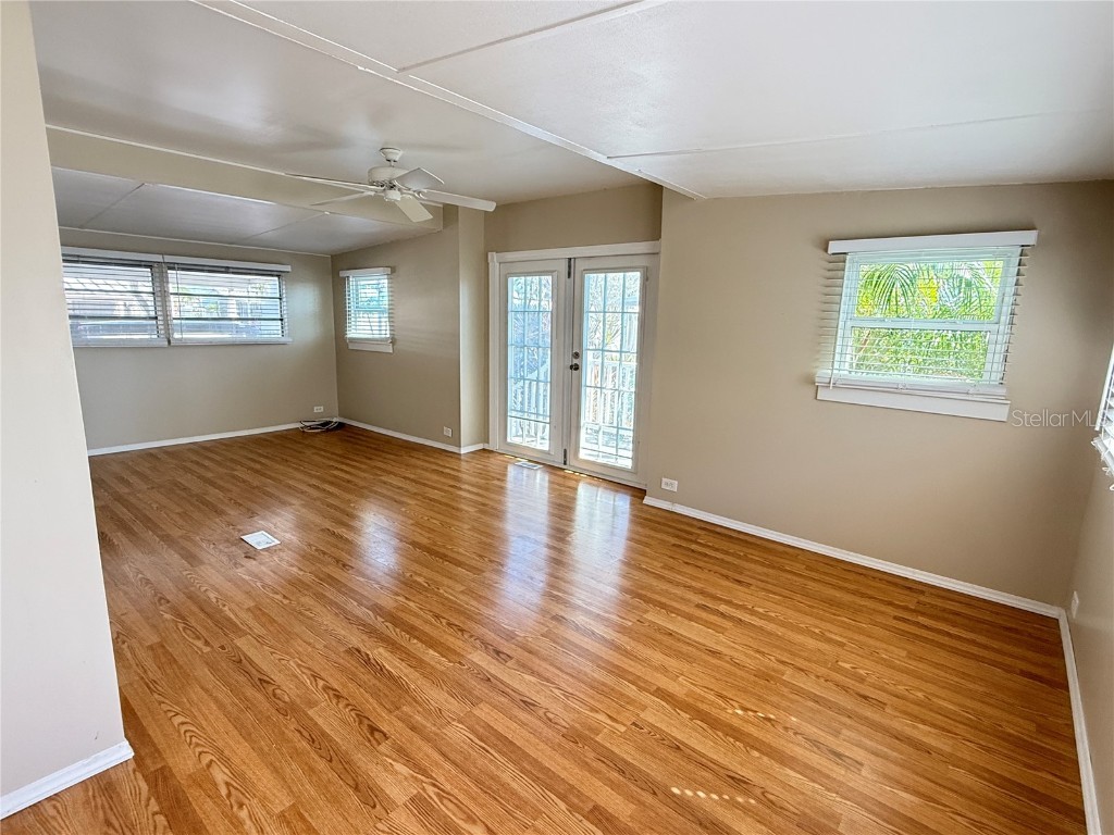 6830 Americana Drive NE #127 Saint Petersburg FL 33702 - TAMPA BAY TB8435944 image3