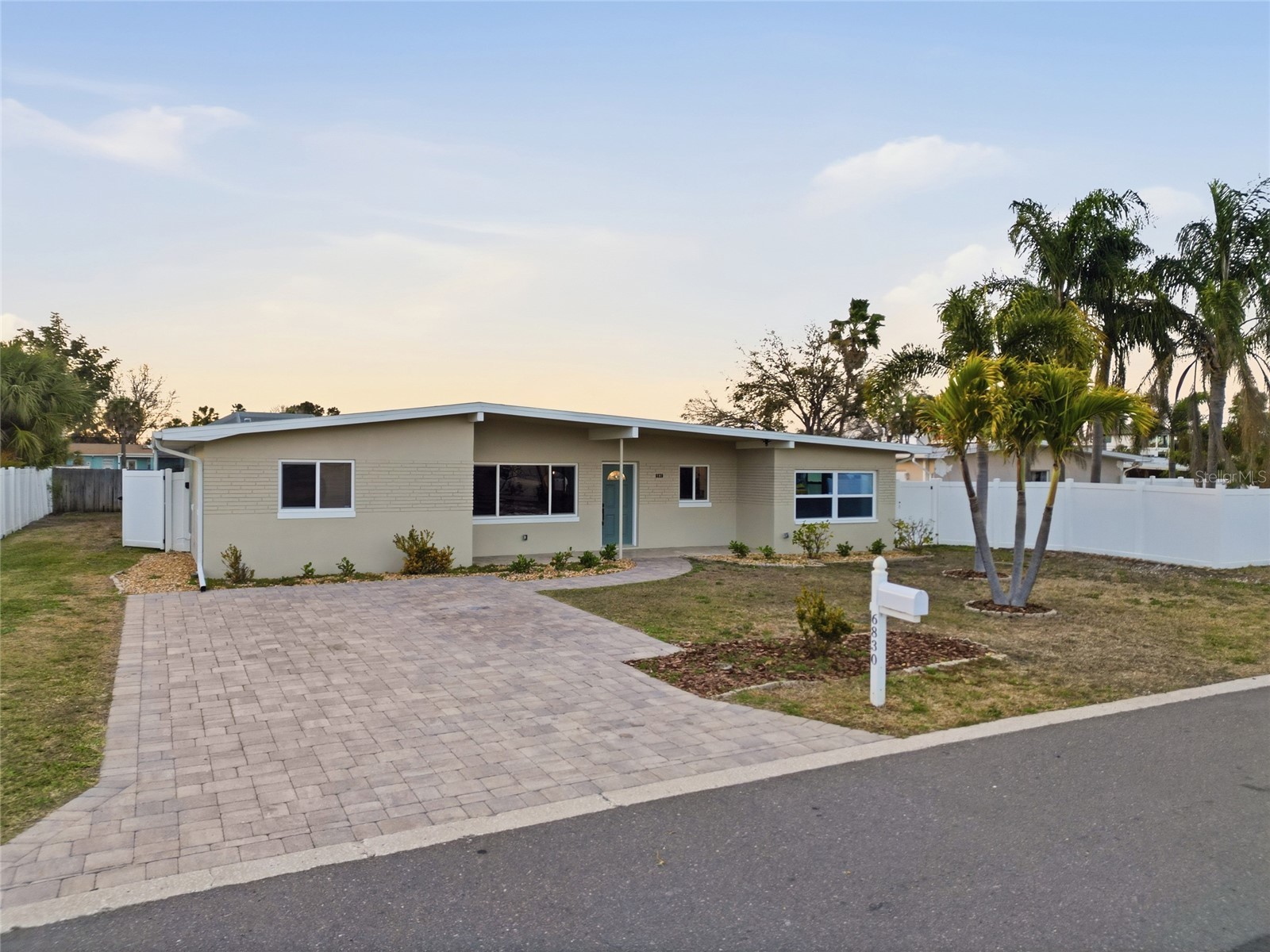 6830 Bay Street Saint Pete Beach FL 33706 TB8473462 image1