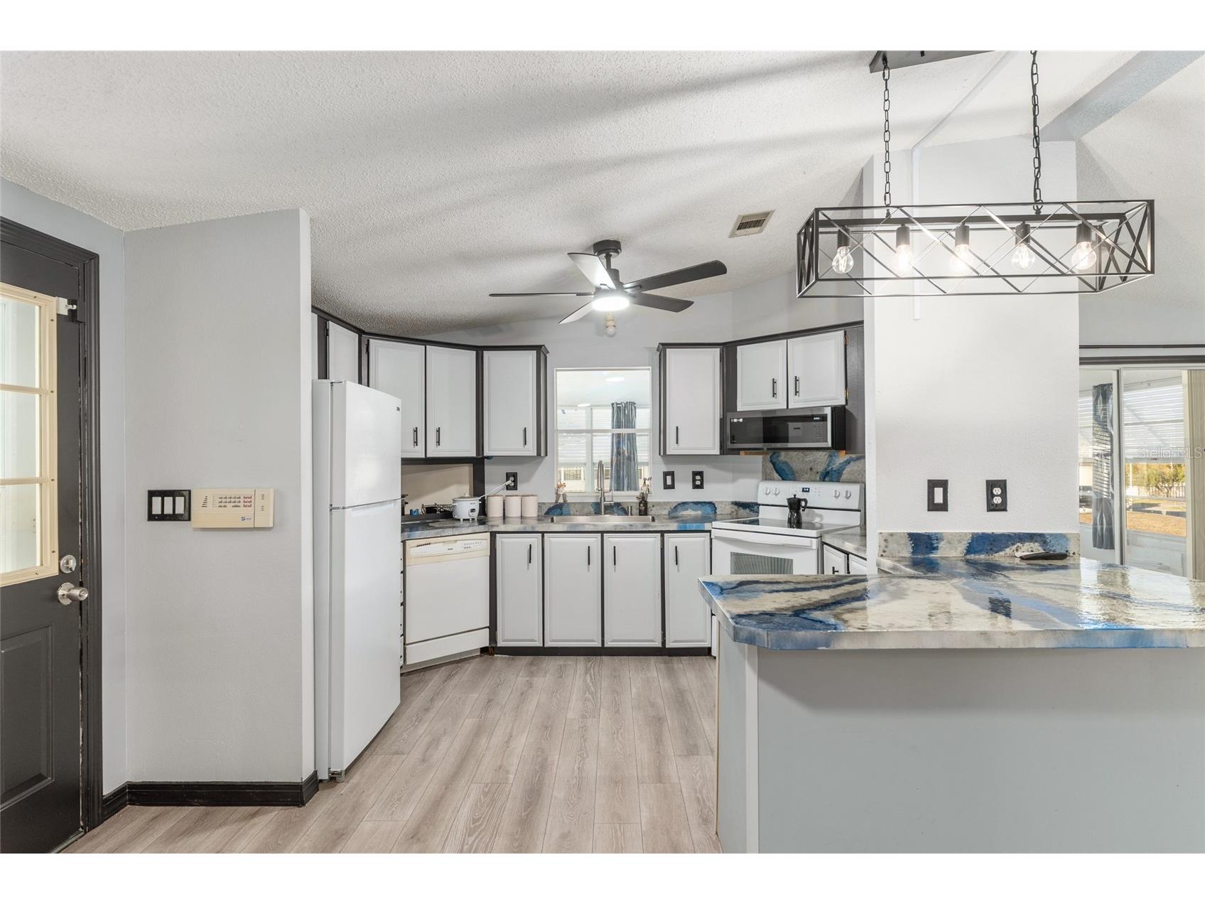 6832 NE 3rd Place Ocala FL 34470 OM719547 image17