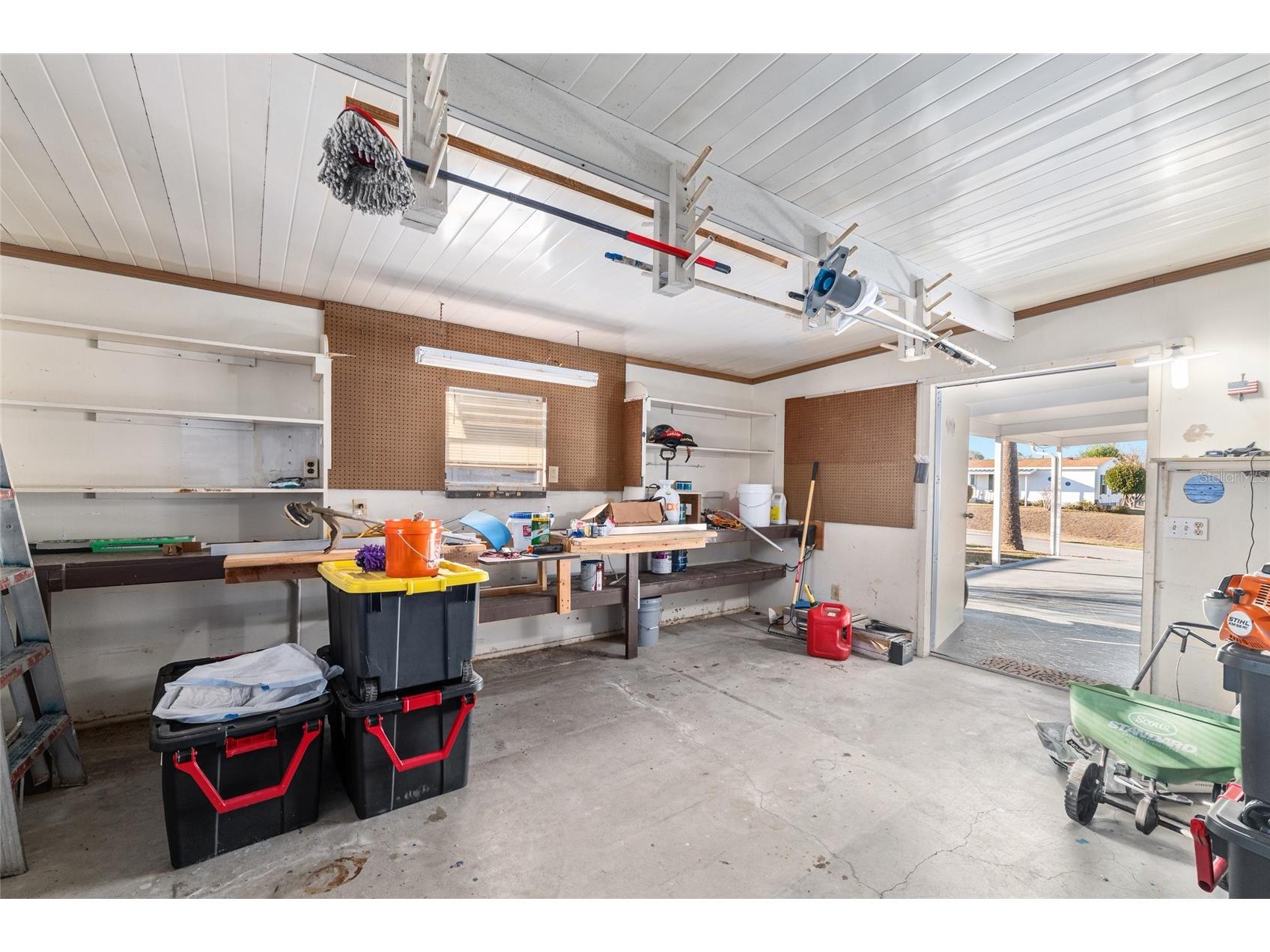 6832 NE 3rd Place Ocala FL 34470 OM719547 image47
