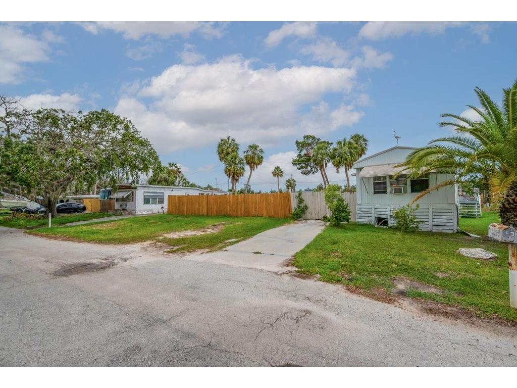 6833 Garden Drive New Port Richey FL 34652 TB8393716 image1