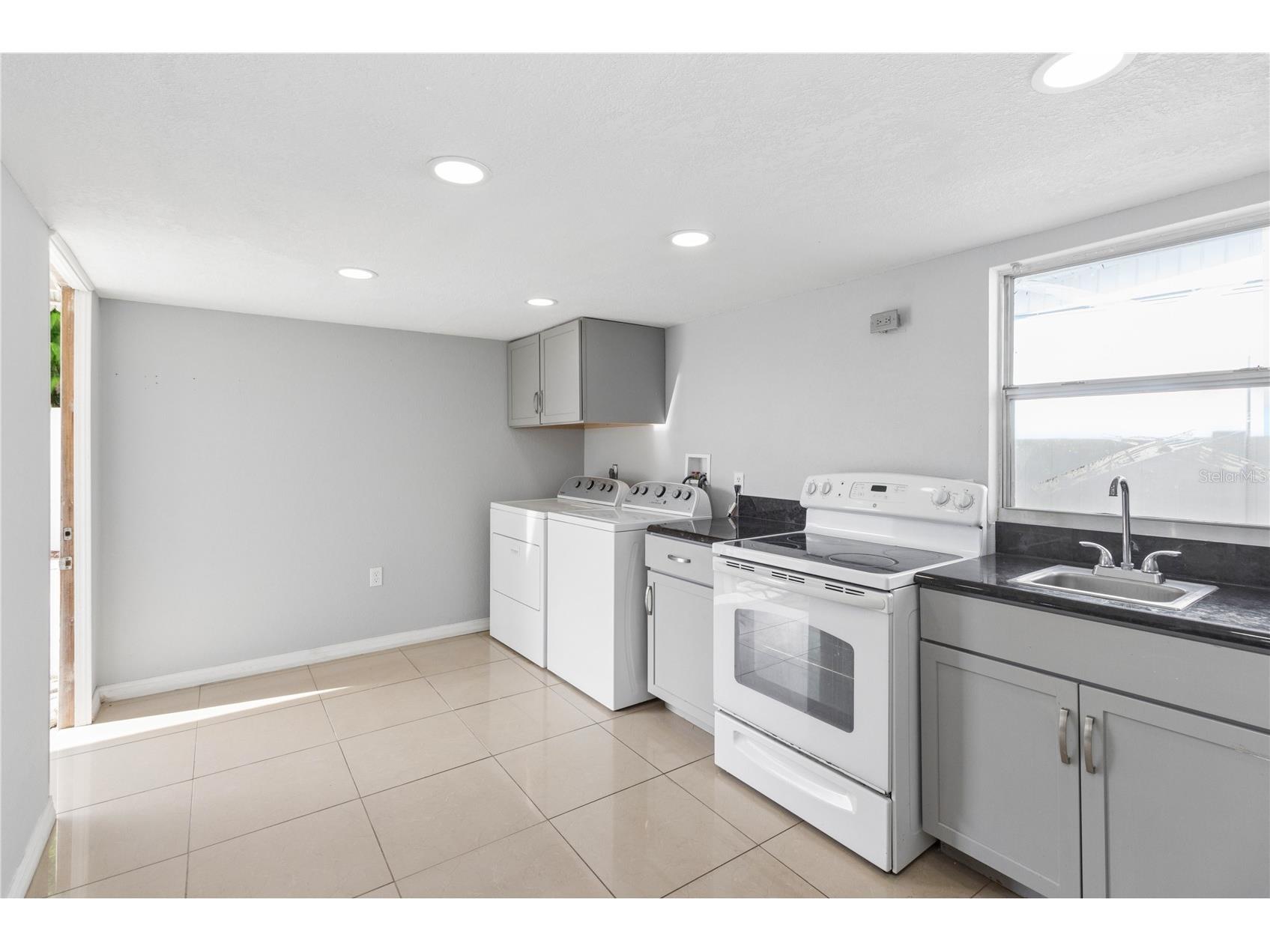 6835 Mesa Verde Street Port Richey FL 34668 W7886808 image16