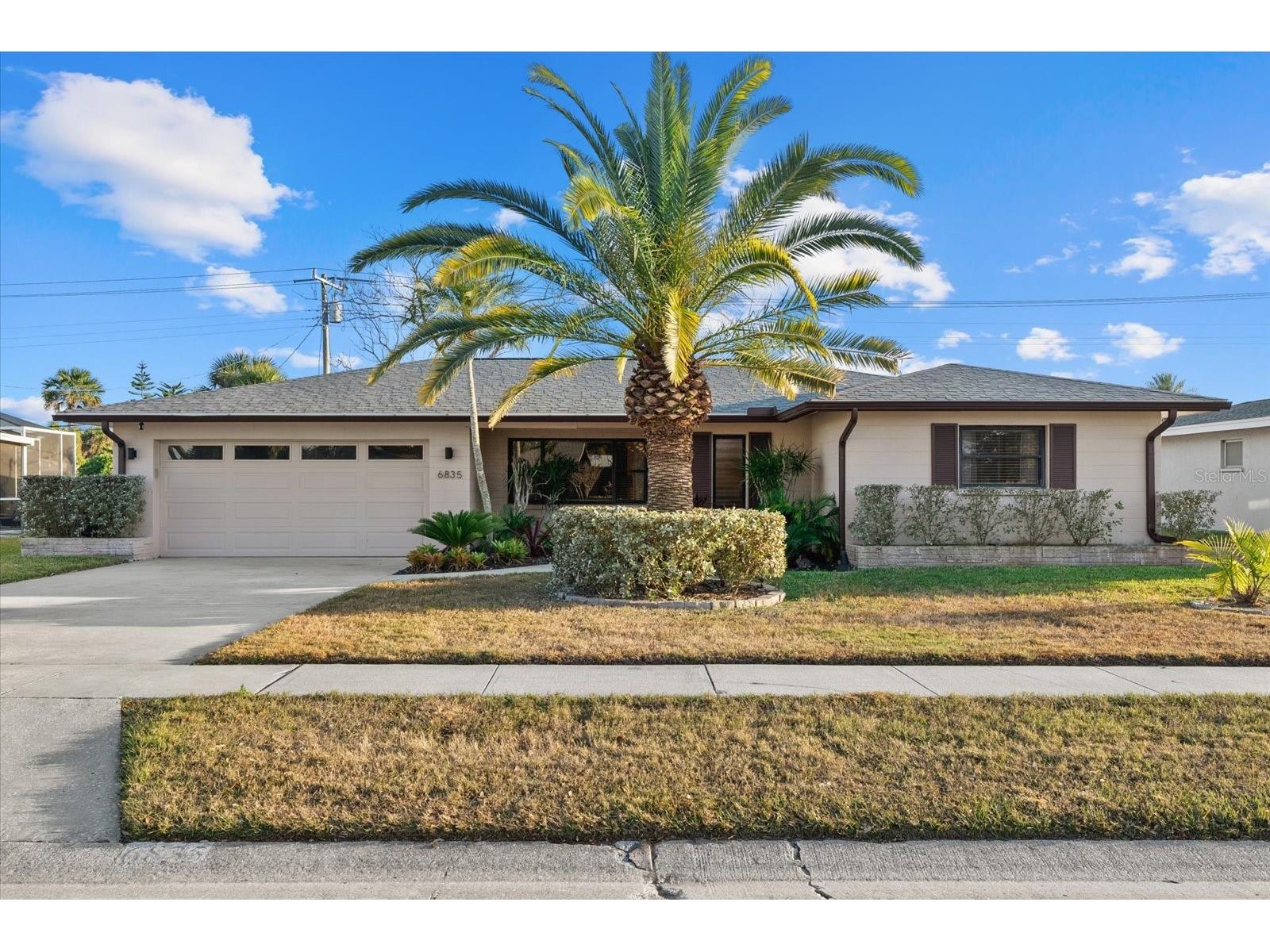 6835 Roxbury Drive Sarasota FL 34231 A4680089 image1