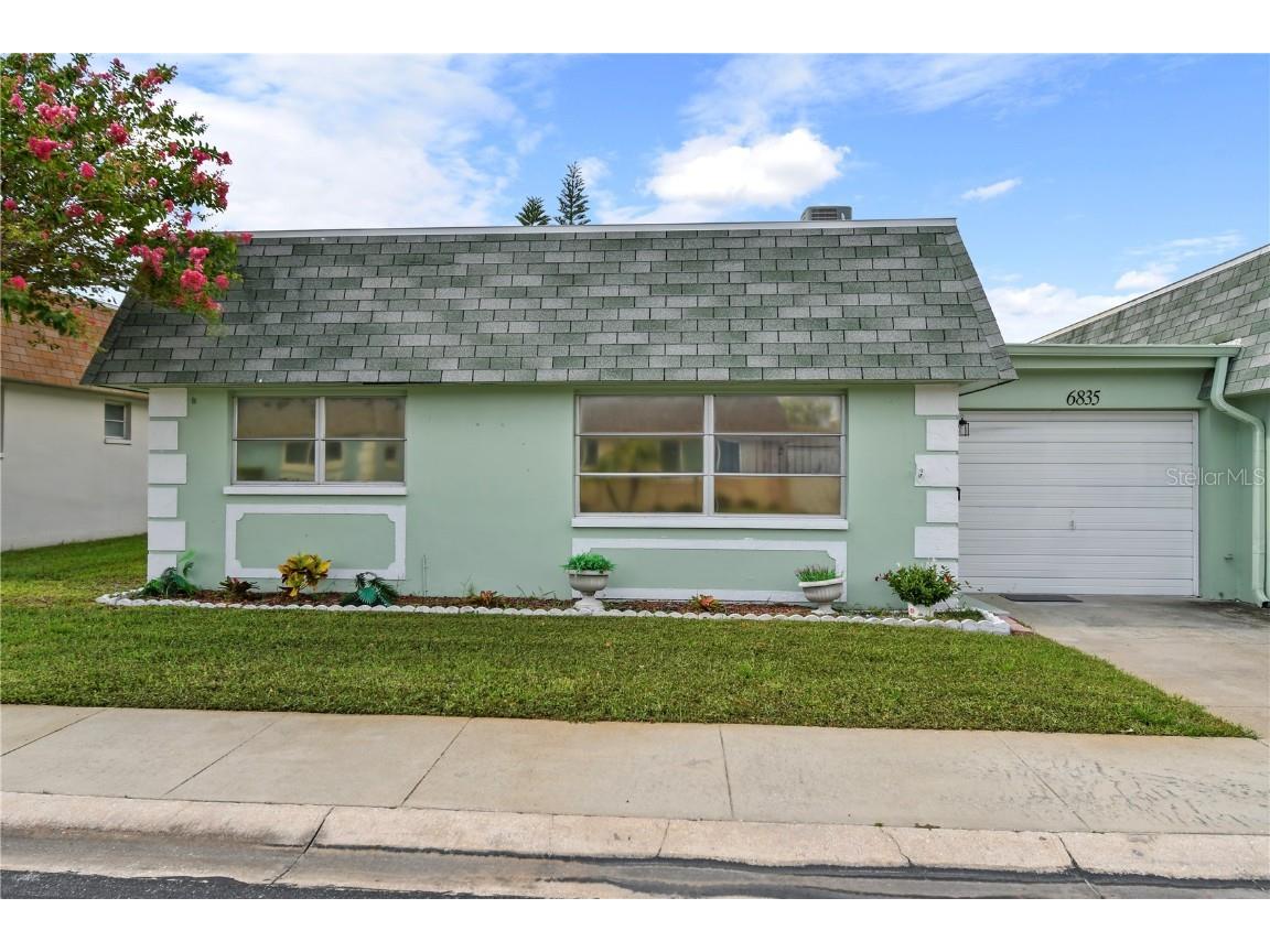 6835 Versailles N #7 Pinellas Park FL 33781 U8252786 image1